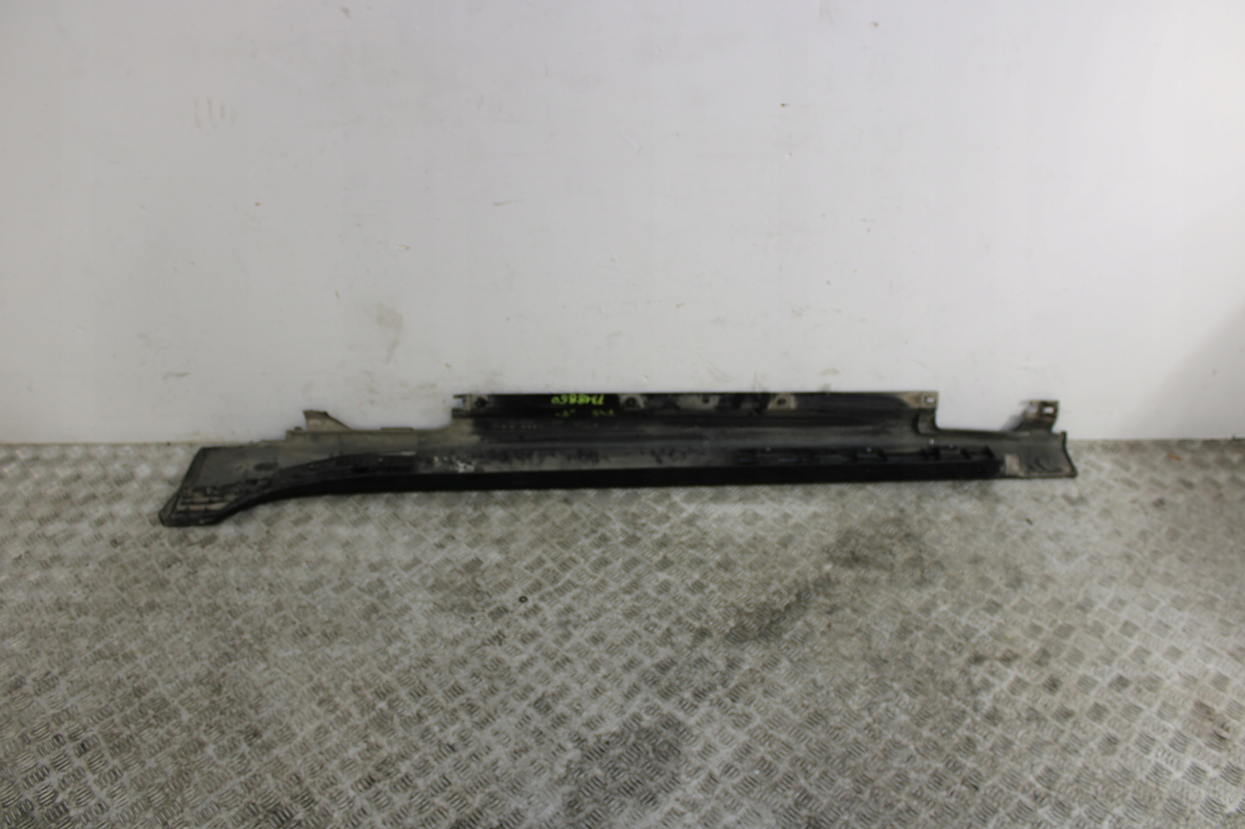 cap threshold threshold right BMW 2 F45 ACTIVE TOURER 7318850