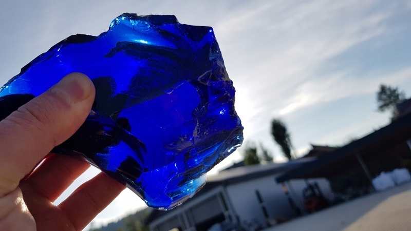 BRYŁY SZKLANE KAMIEŃ NIEBIESKI SZKŁO DO GABIONÓW 20kg 5-10cm Marka bez marki