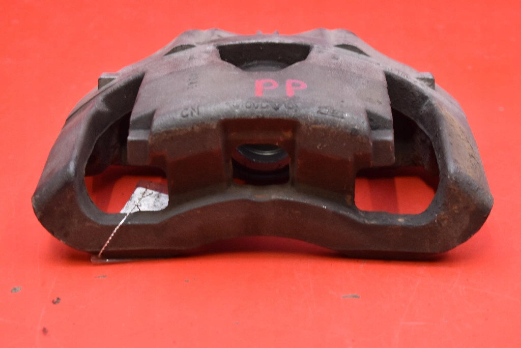 caliper brake right front VOLVO XC90 1 and 2.5 T 210 KM AWD 02-06
