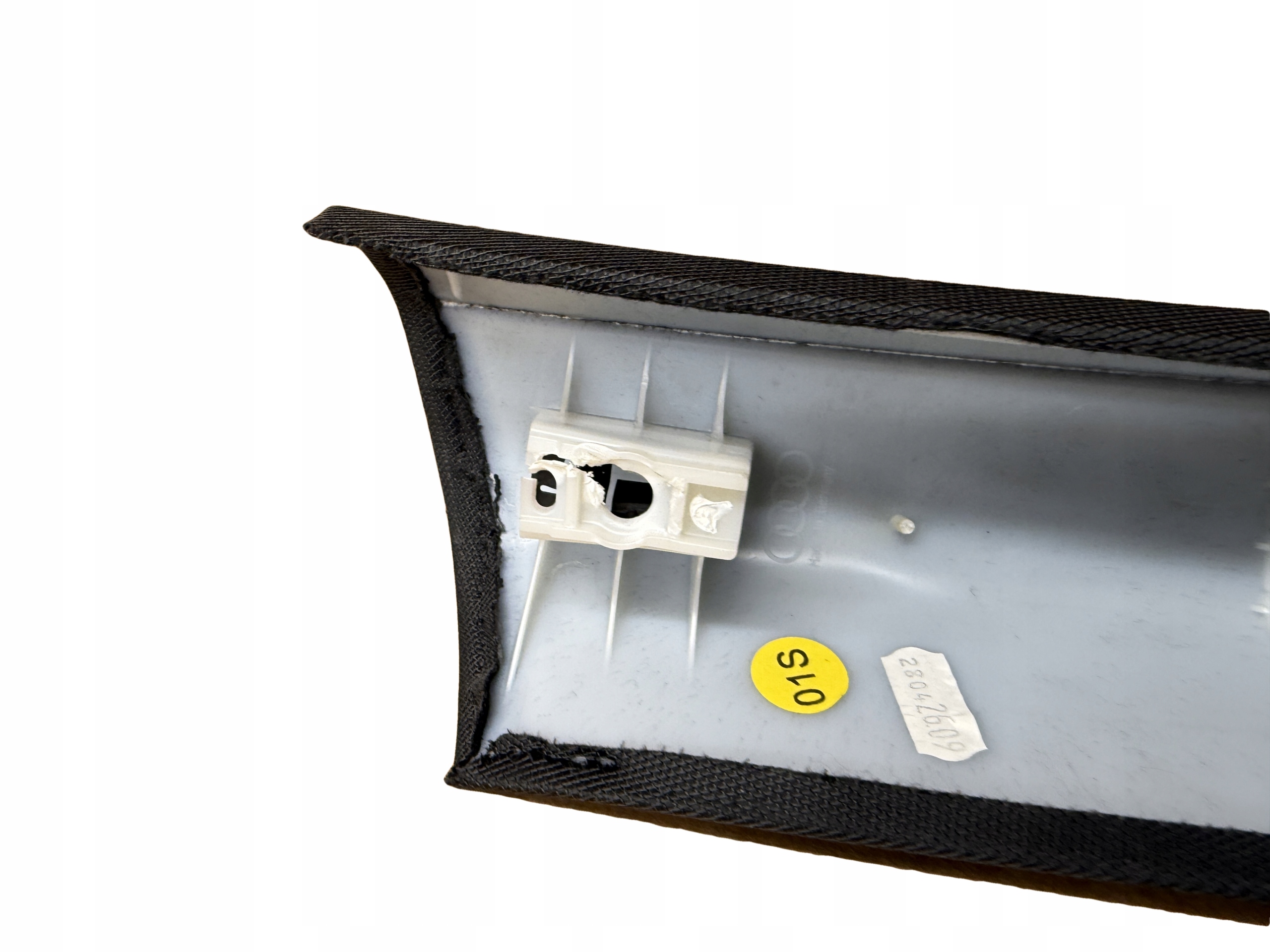 AUDI A4 8W B9 cover SLUPKA A left 8W0867233D