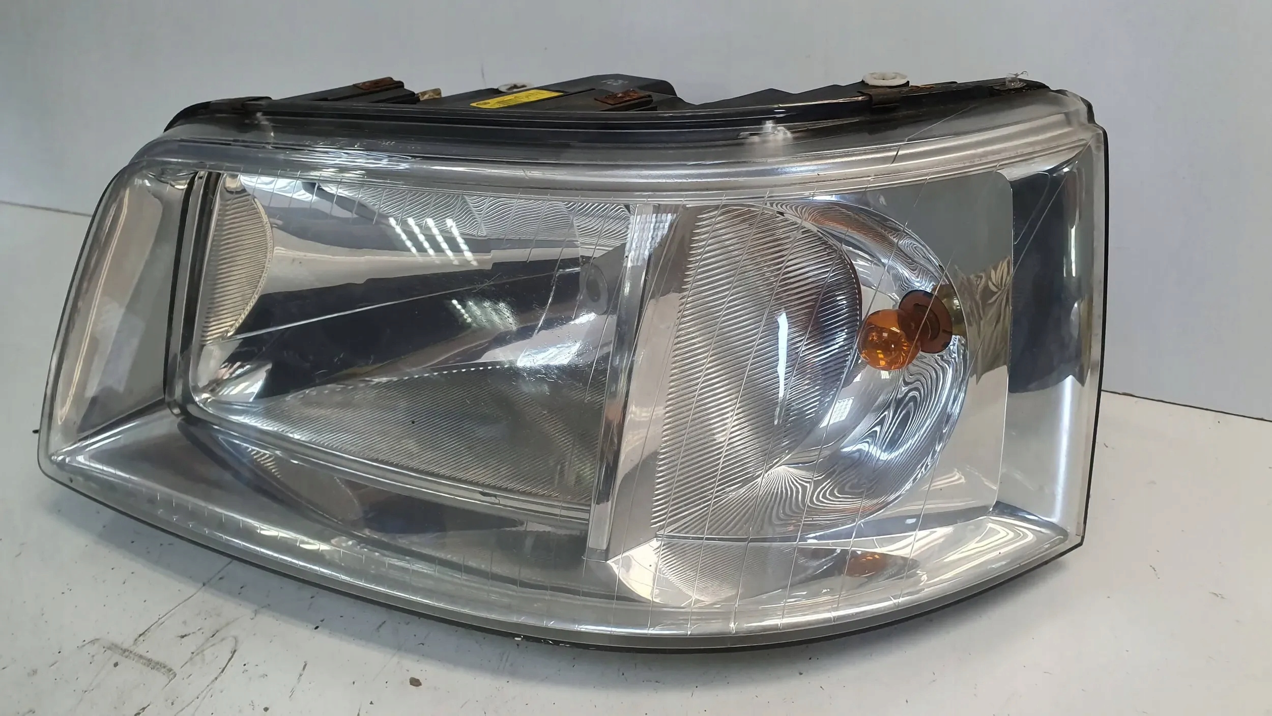 light front left 7H1941015J Vw Transporter T5 03
