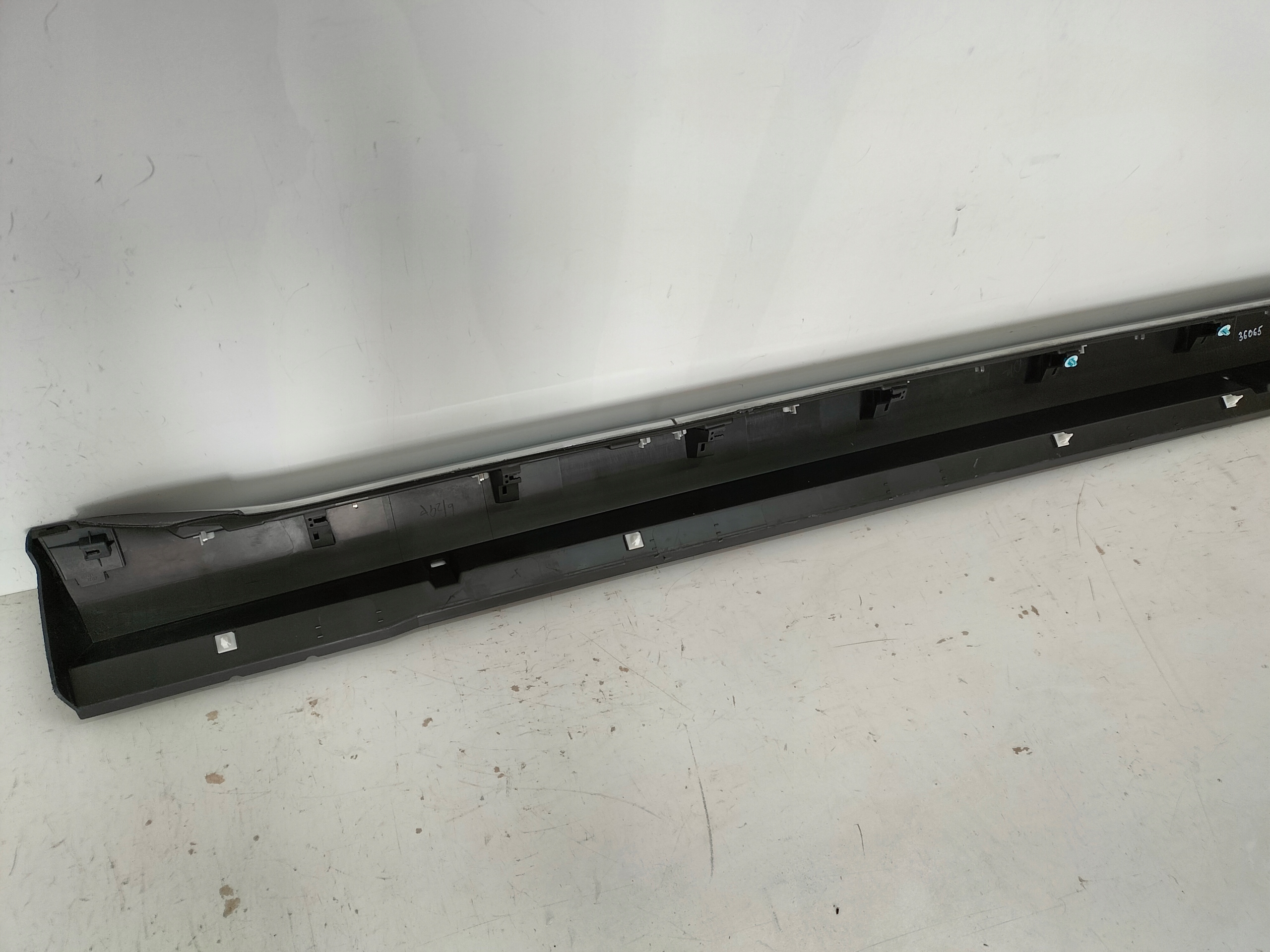 cap moulding threshold left CITROEN C-CROSSER 07