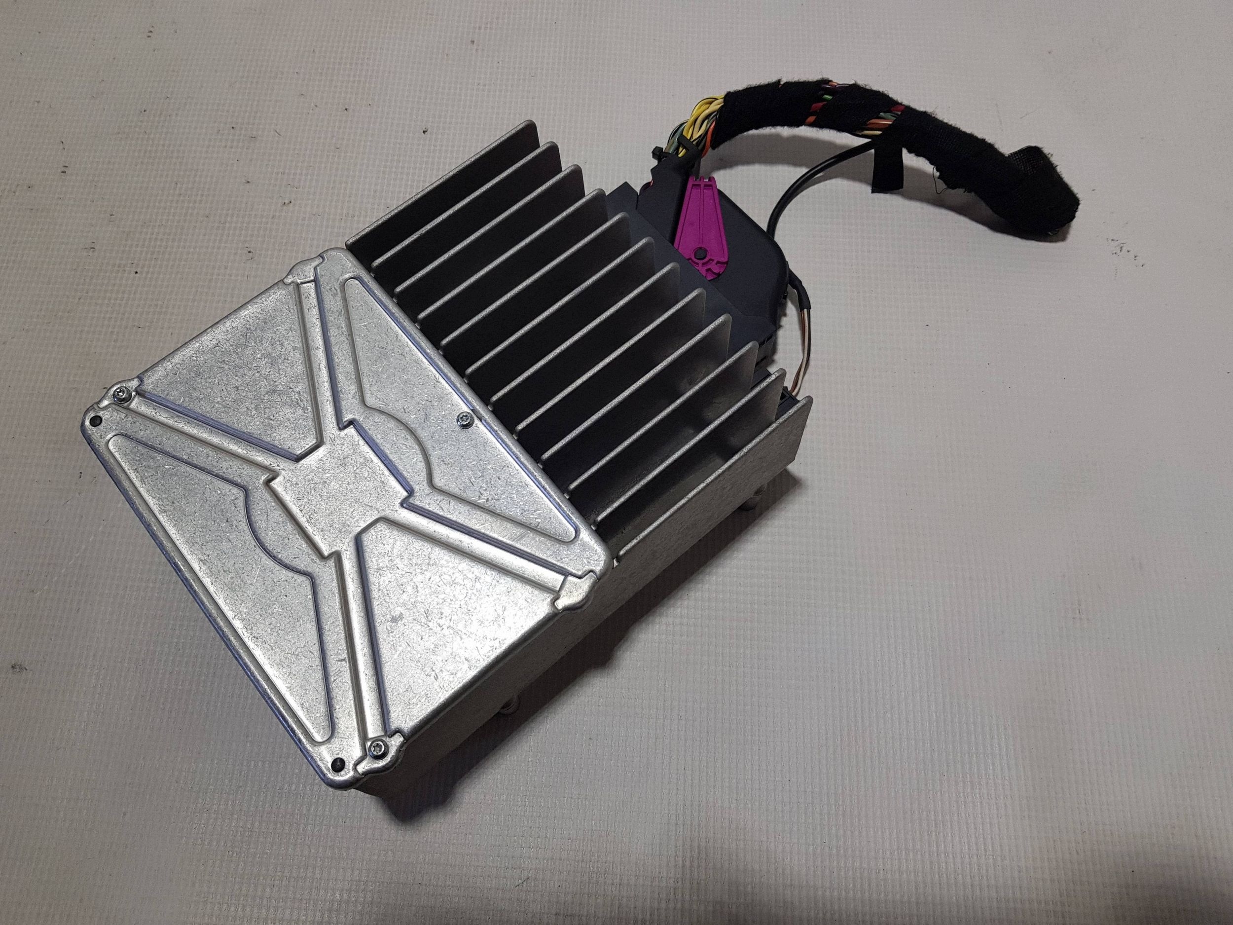 amplifier HARMAN KARDON Mercedes R W251 2518706689