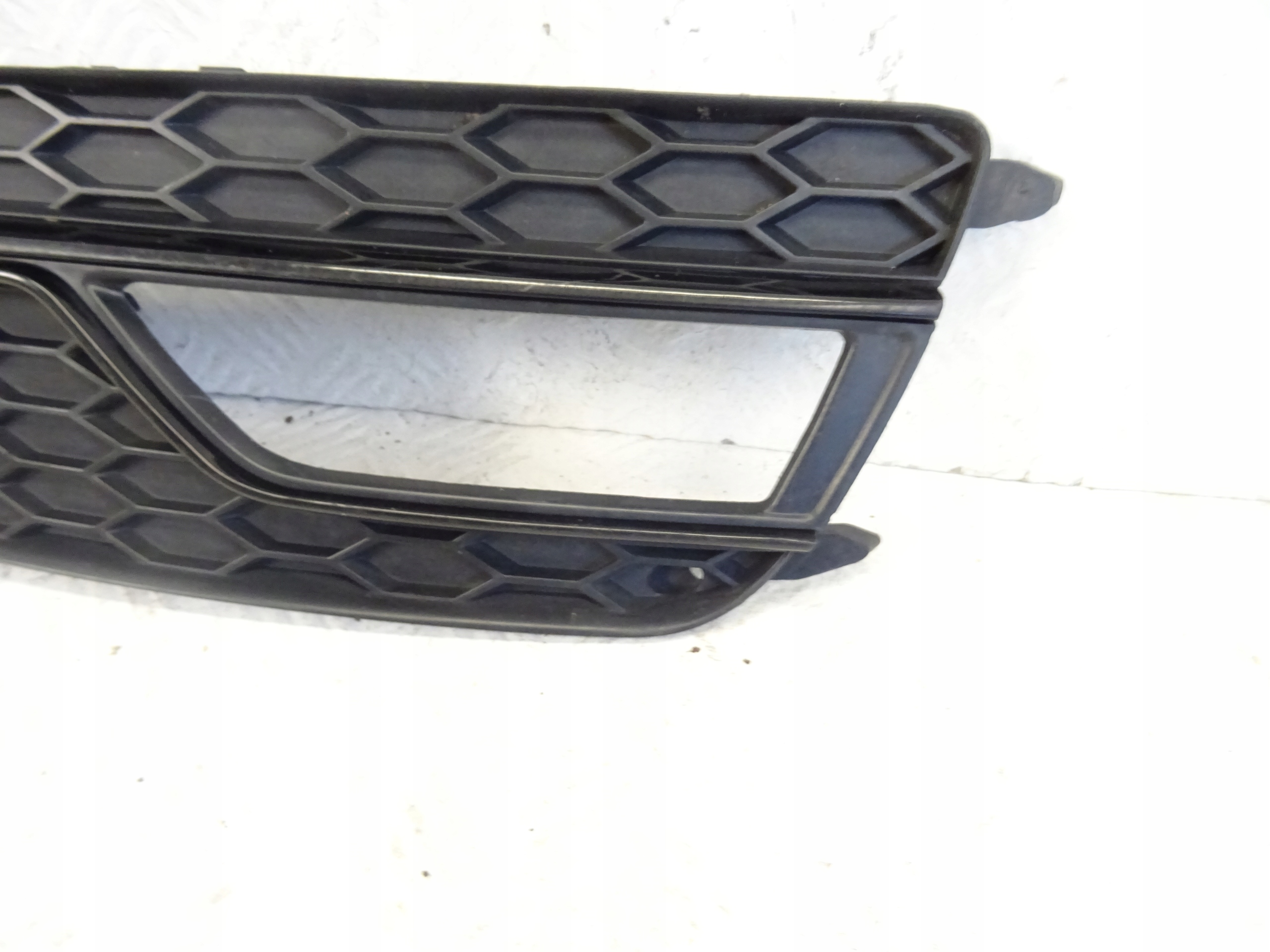 grid of a bumper front front right AUDI A5 LIFT S-LINE