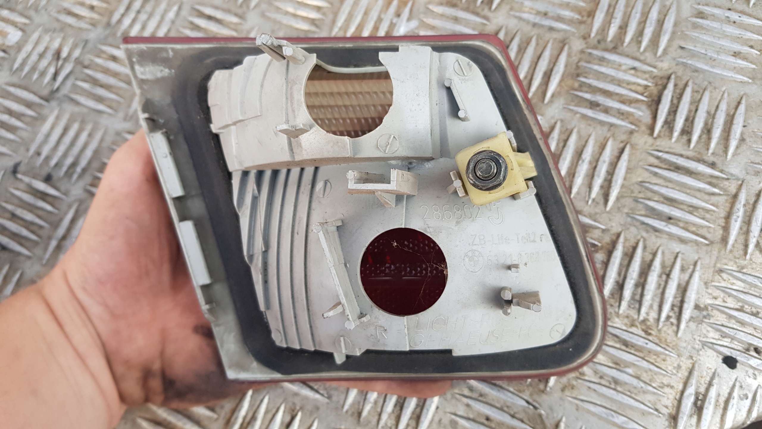 BMW 3 E46 light left and right rear part TOURING KOMBI to the bonnet