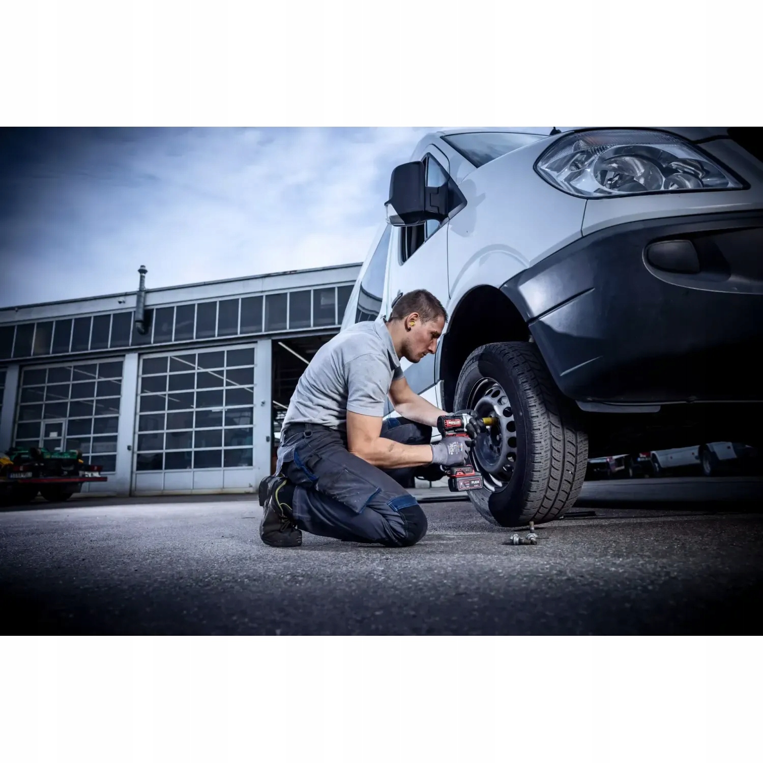 KLUCZ UDAROWY FLEX IW 1/2'' 750Nm 18,0-EC SET Marka Flex