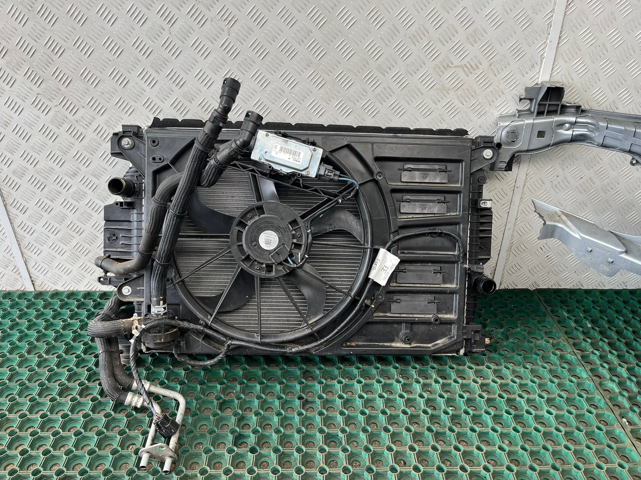 FORD MONDEO MK5 14-19 2.0 hybrid support panel for radiators radiator fan sider
