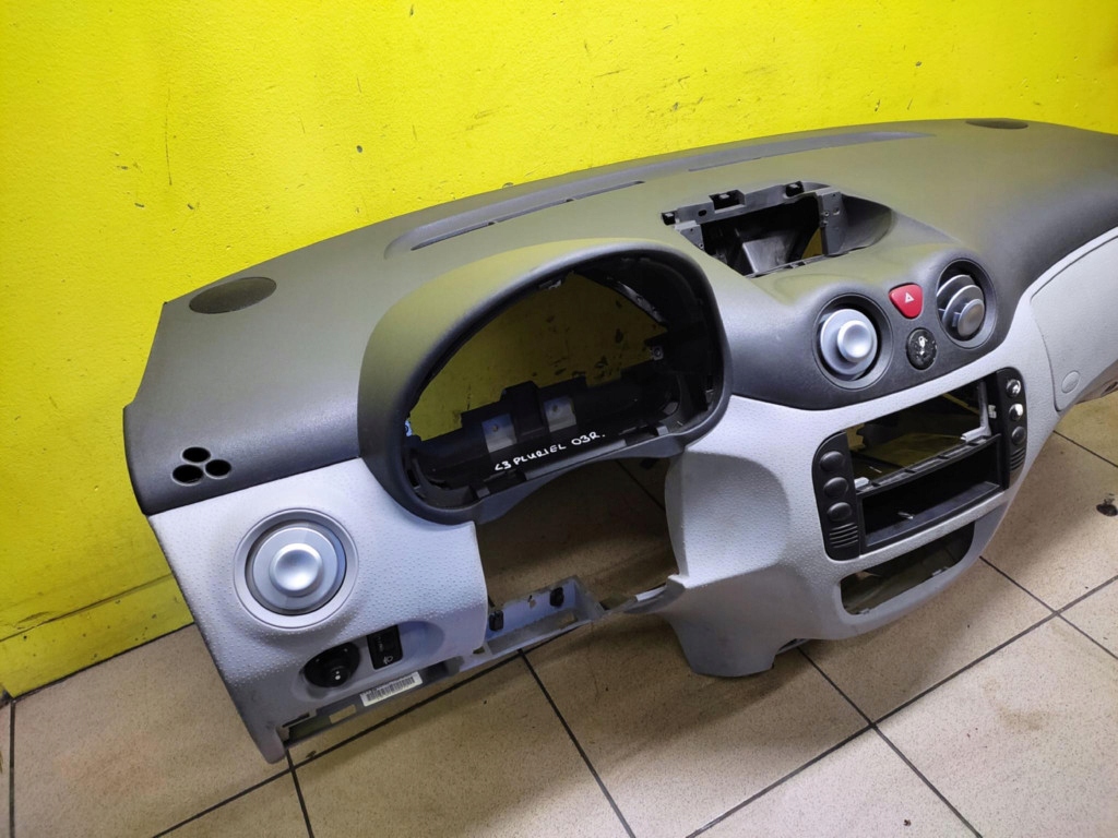 CITROEN C3 PLURIEL cockpit dashboard instrument panel 96379957ZQ