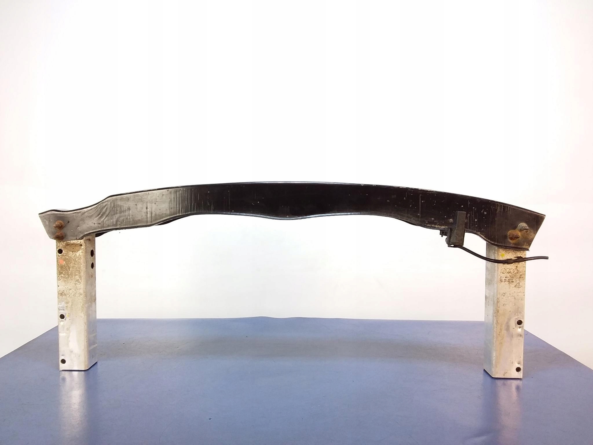 AUDI A4 B8 SEDAN BELKA ZDERZAKA POD ZDERZAK TYŁ Strona zabudowy przód