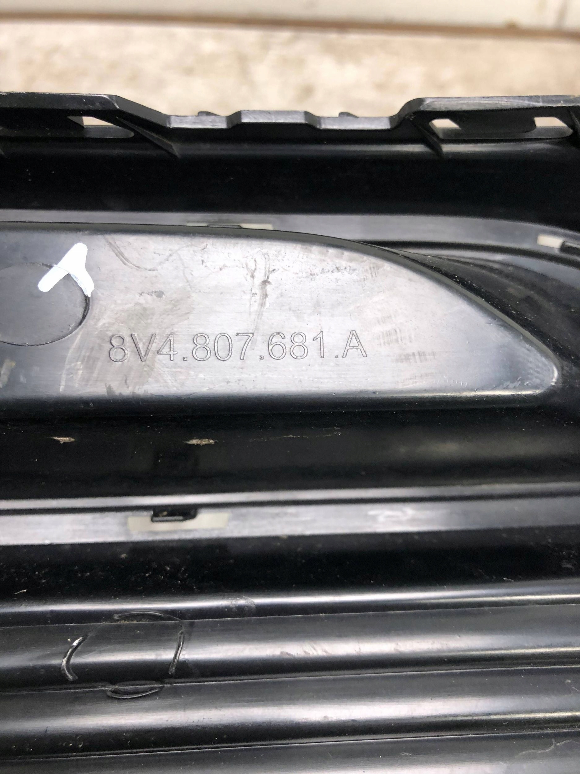 grid of a bumper left front AUDI A3 8V S-LINE 8V4807681A