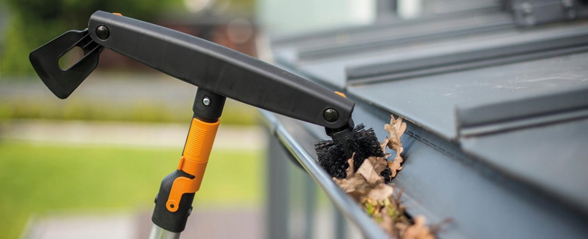FISKARS Szczotka do rynien QuikFit 1001414 skrobak Marka Fiskars