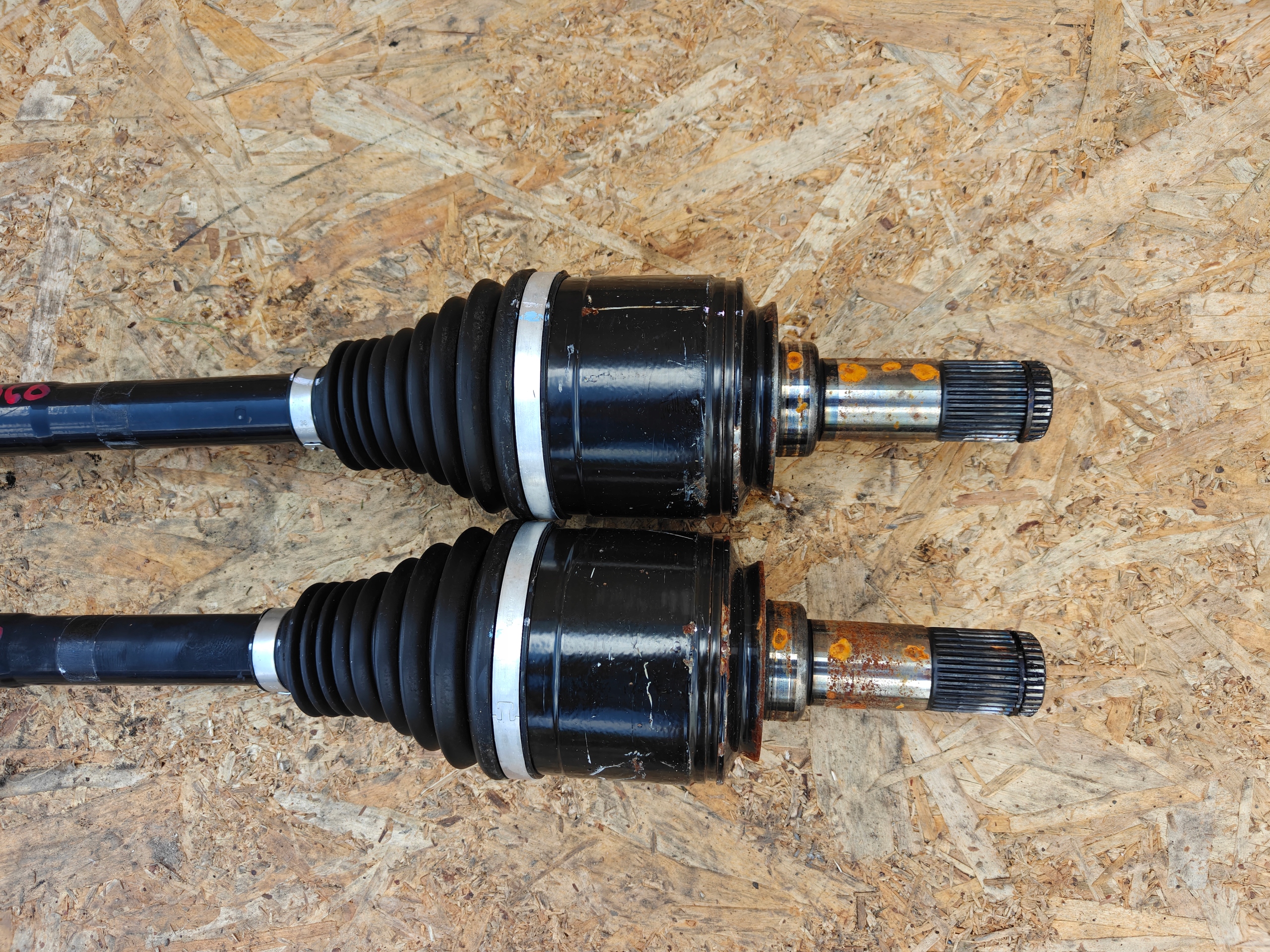 semi-axis semi-axis left right rear rear part MASERATI LEVANTE 3.0D 06700320360
