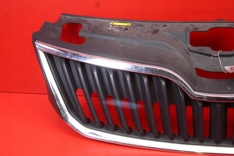 Grille CHROM 5JA853668 SKODA RAPID 12-17