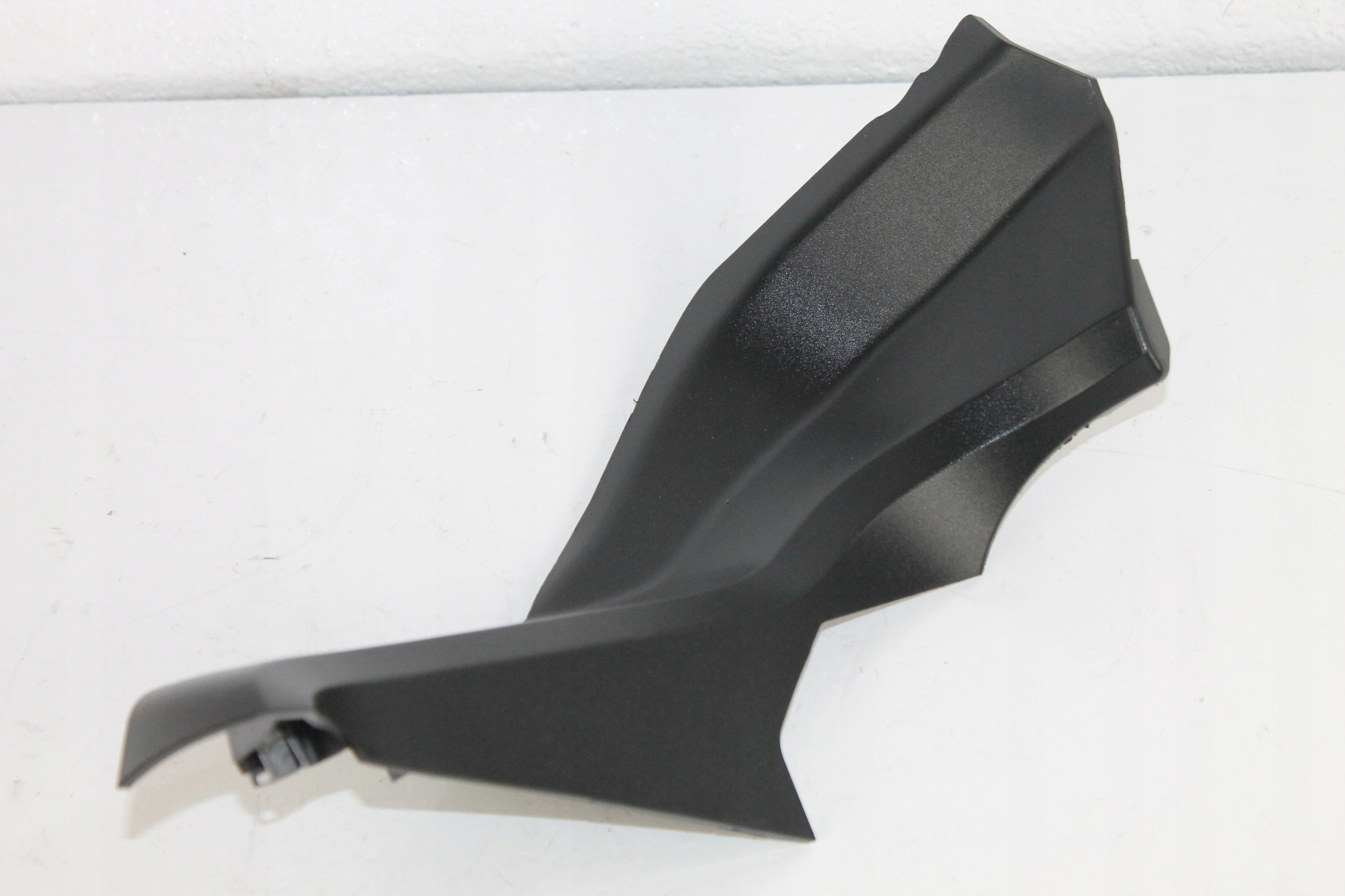 TRIUMPH TIGER SPORT 1050 WYPEŁNIENIE PLASTIK OWIEWKA CZASZY L