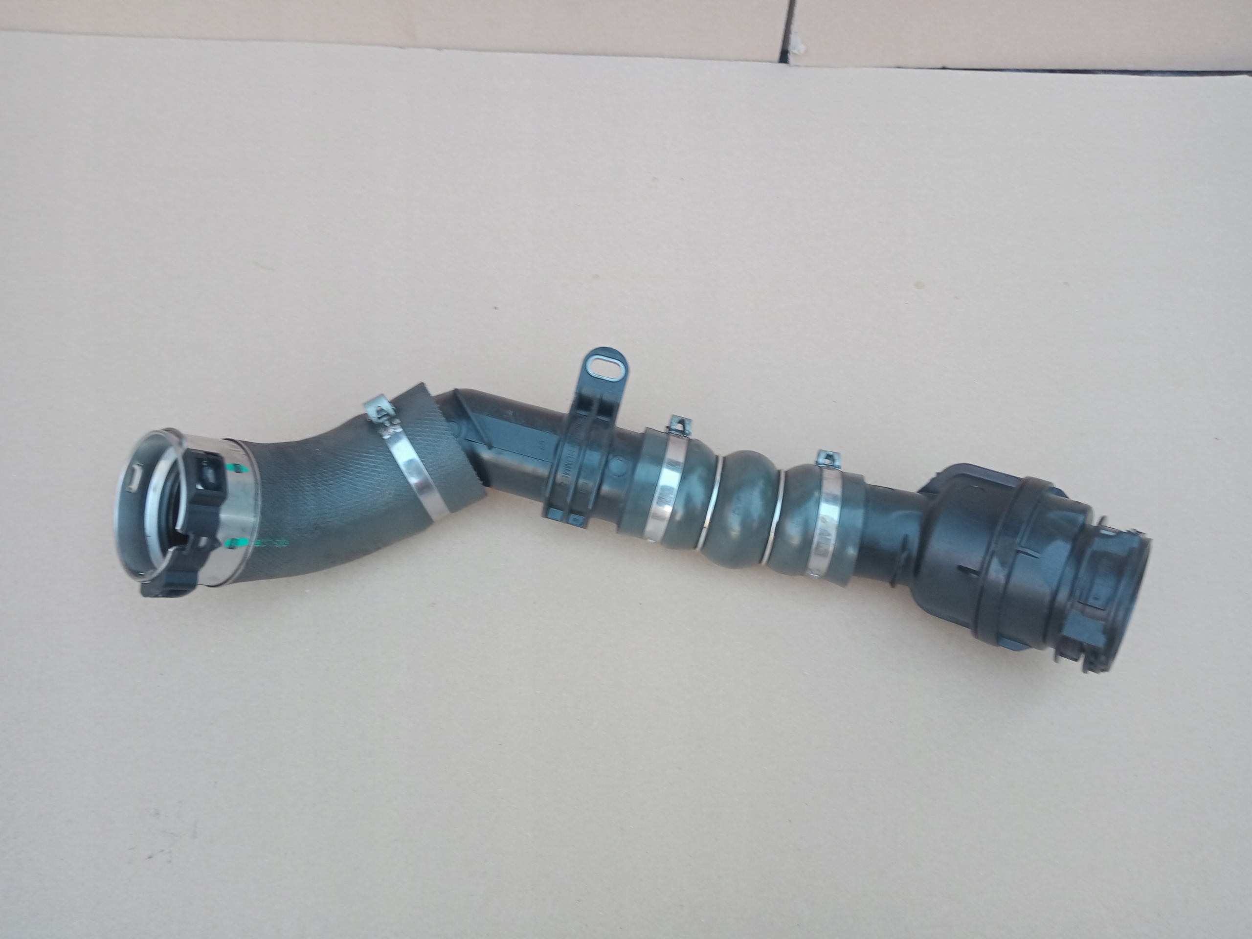 Renault OE44607512r przewod радіатора повітря