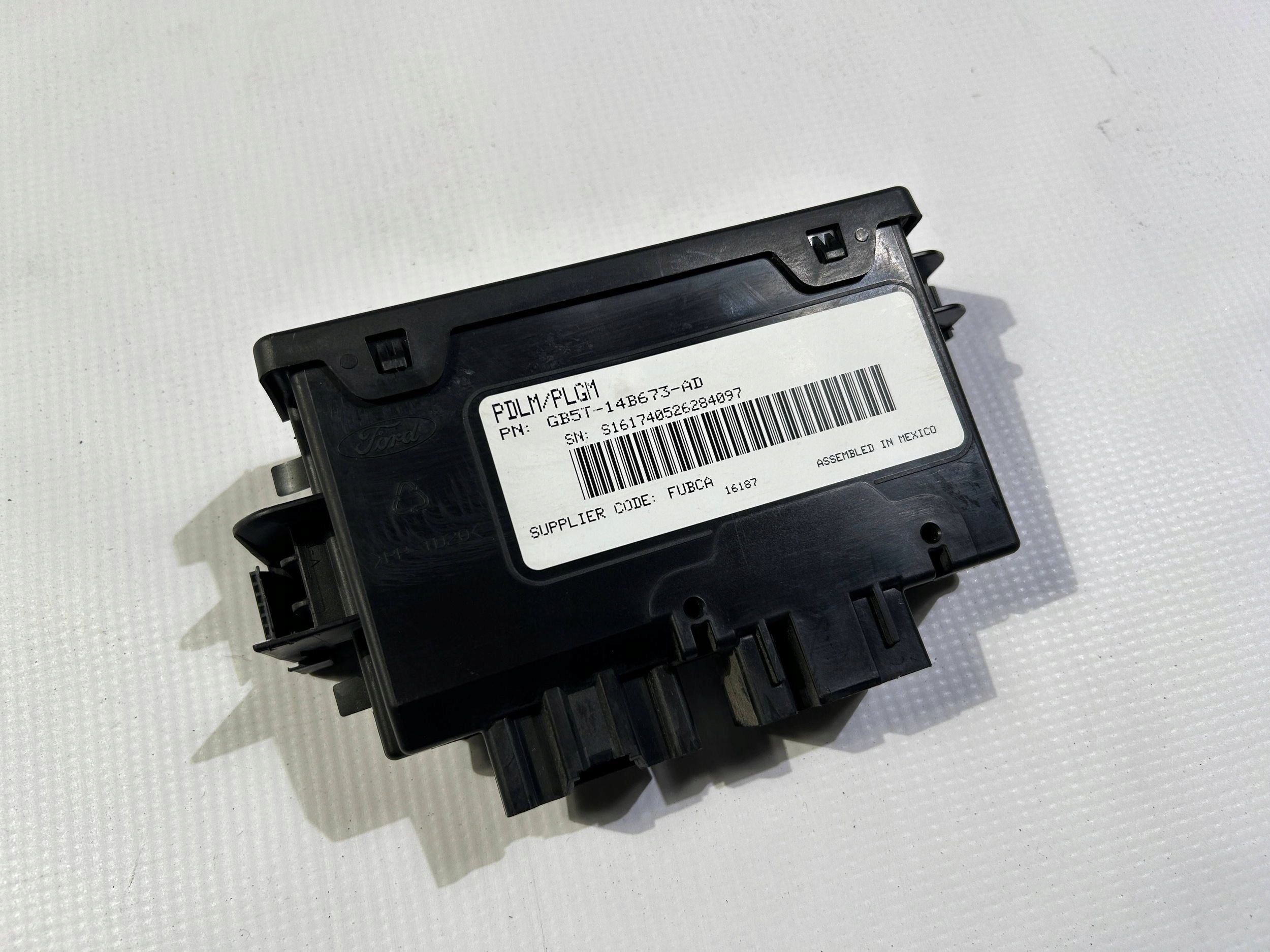 control unit module electrical bonnet boot of the rear Ford Explorer V 2011
