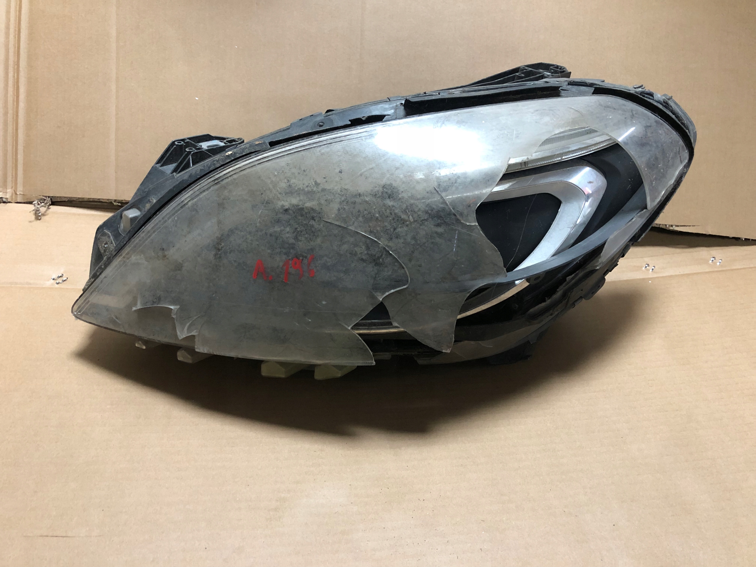 ФАРА ЛІВА ПЕРЕД MERCEDES B W246