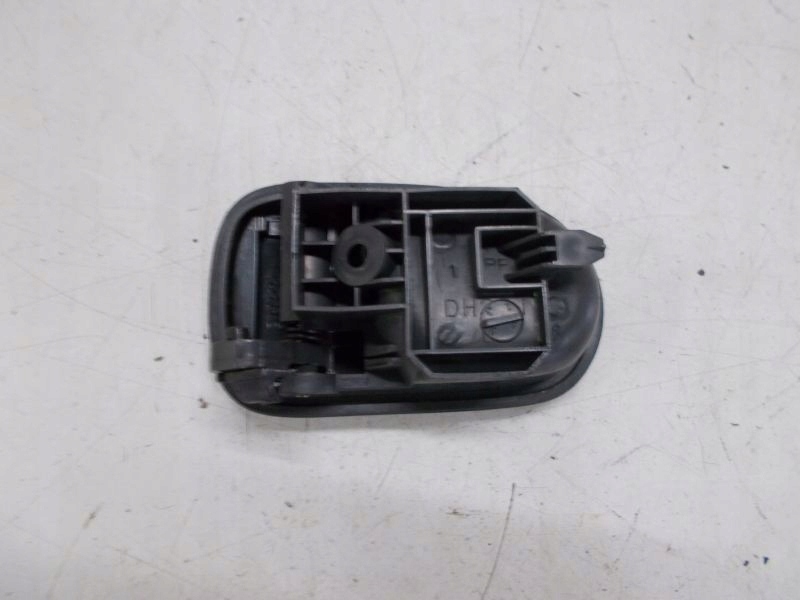 mazda 323 V BA 323S ручка двери внутренняя передняя