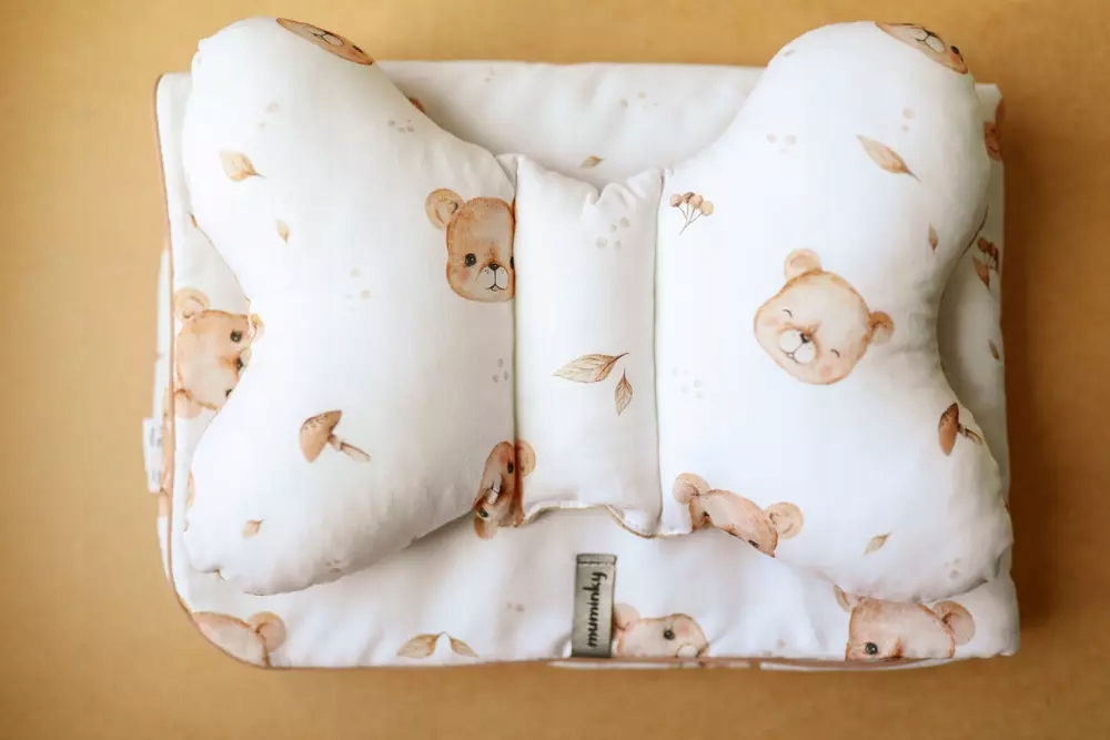 Komplet Do Wózka Misie 3 Elementy Podusia Poduszka Motylek Kołderka / Kocyk Marka Muminky