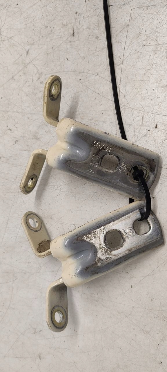 hinge door left front Opel Zafira C 1,6 TB