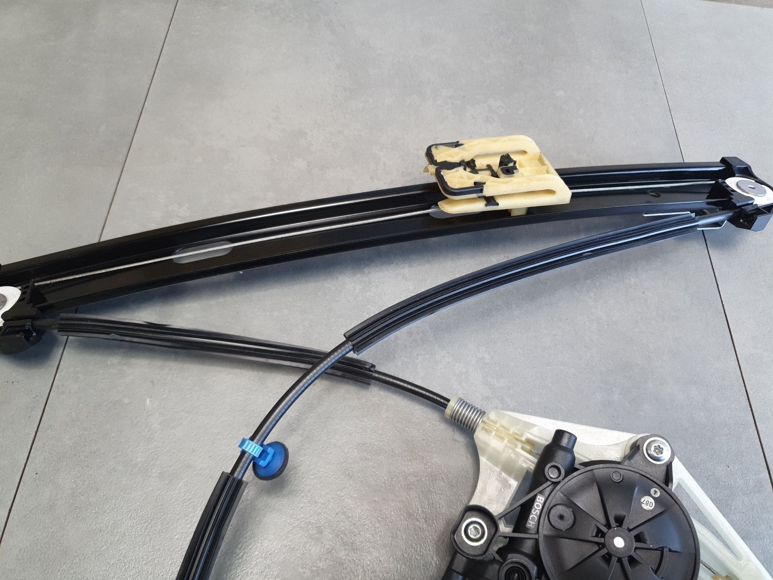 Cupra Leon IV window regulator door left front 5FA837461E