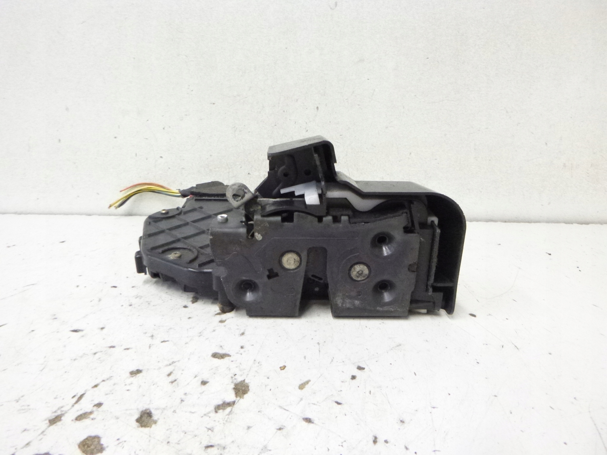 lock rear part left Volvo V50 2005r. Kombi