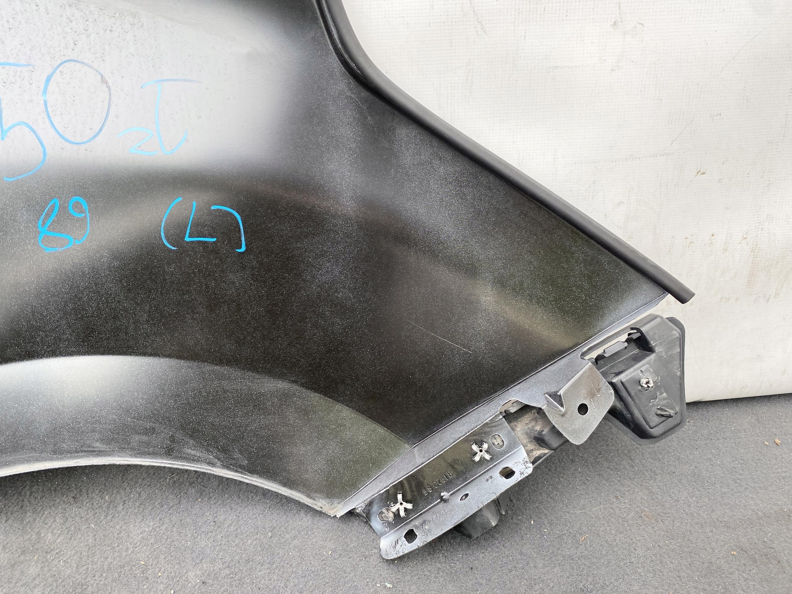 RENAULT MASTER 3 10- fender front left front BIALY DO ZALOZENIA