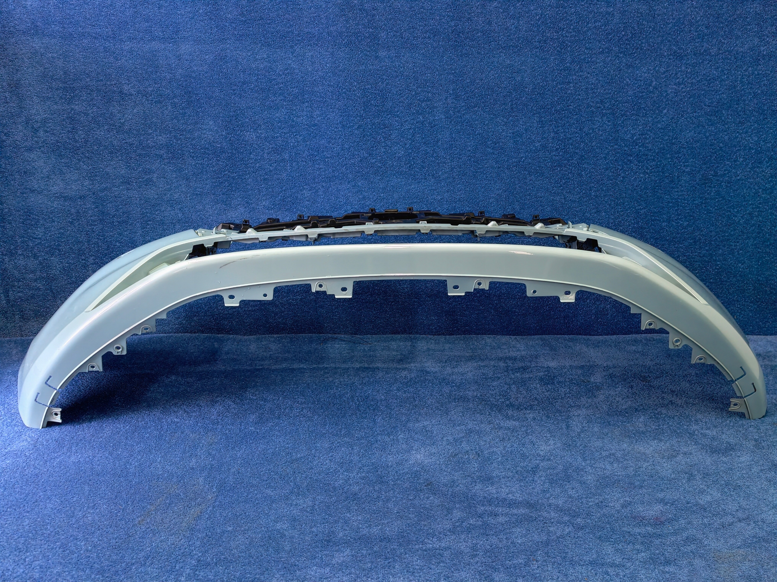 MAZDA 2 II LIFT 2023 bumper front front DO LAKIEROWANIA BIALY D65E-50031