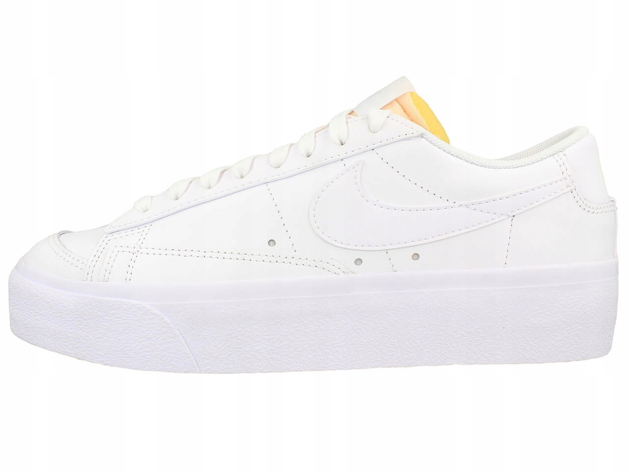 

Nike Blazer Low Platform DJ0292-100 # 38,5