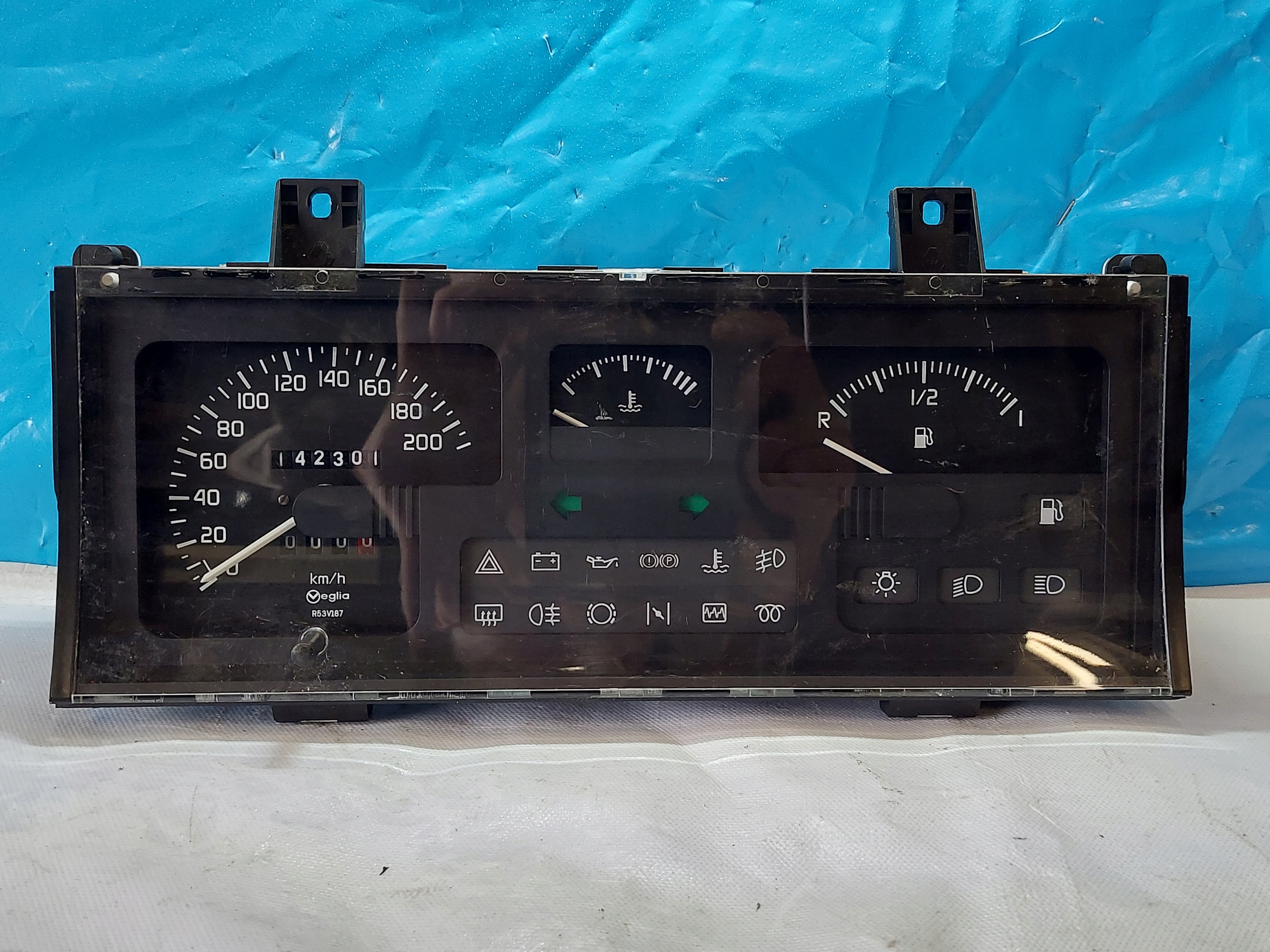 dials clock CLIO and 1.2 B 19327106