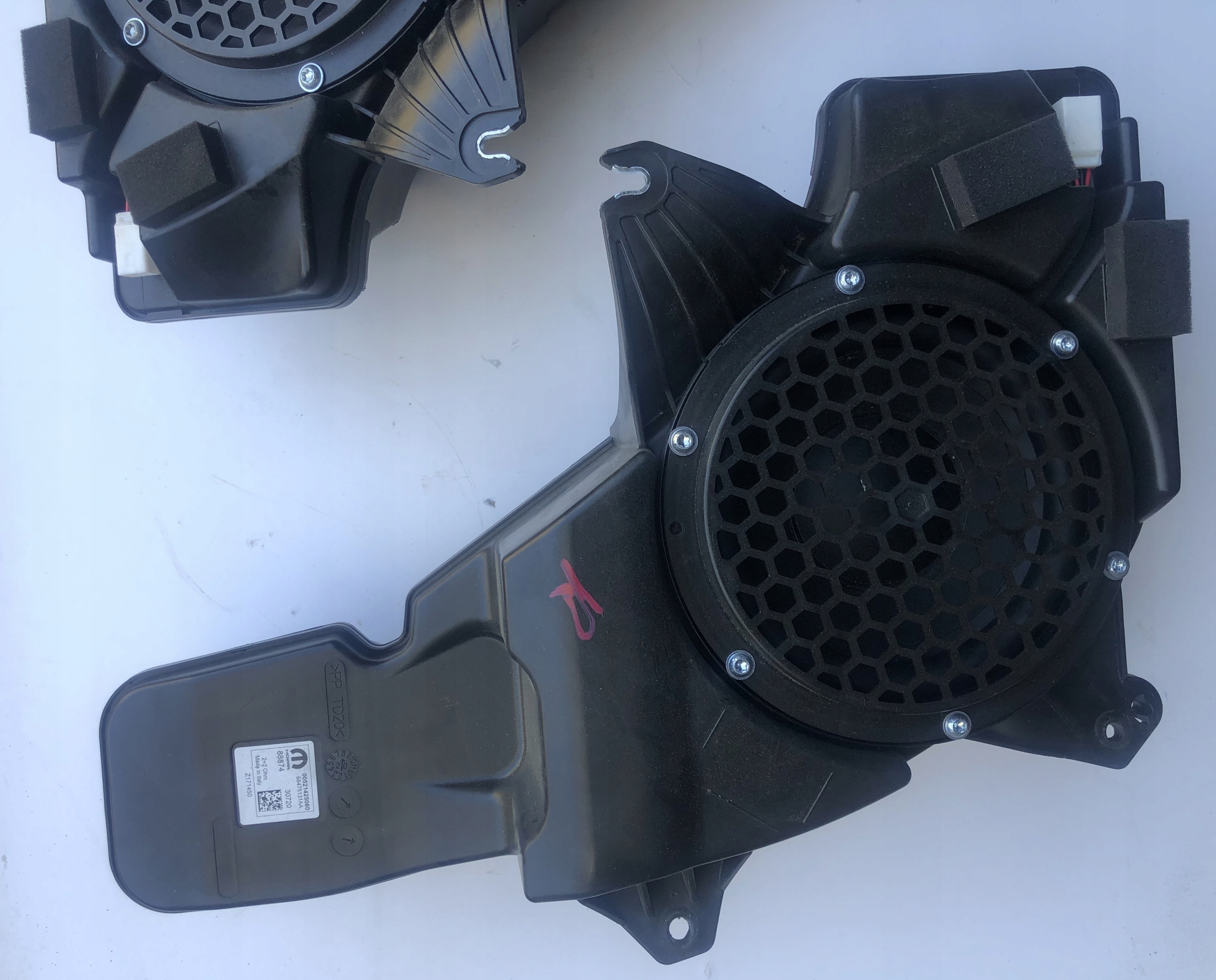 JEEP RENEGADE LIFT GLOSNIK SUBWOOFER 2018 Typ samochodu 4x4 SUV Samochody osobowe