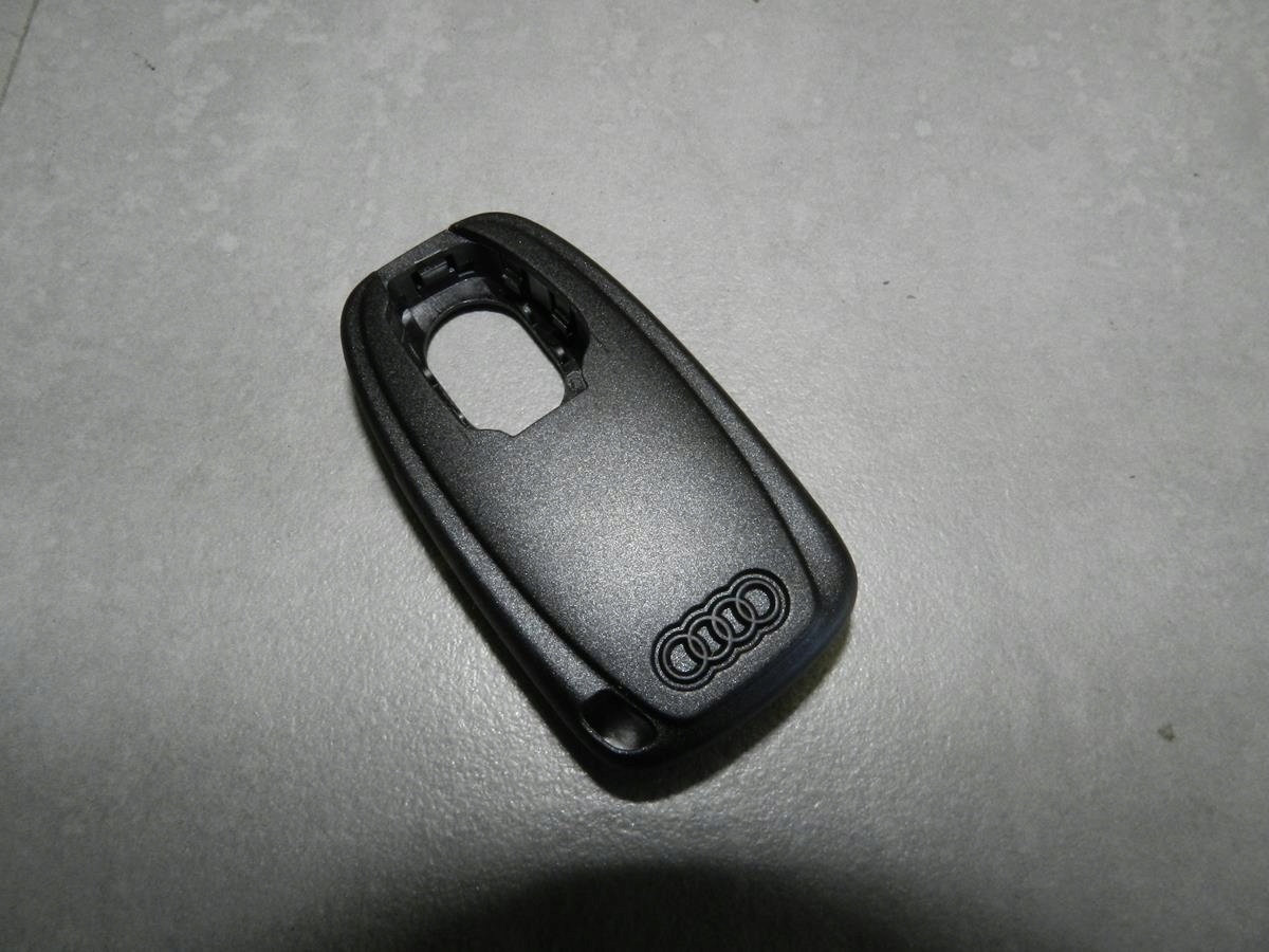 AUDI Q5 8R cover KLUCZYKA