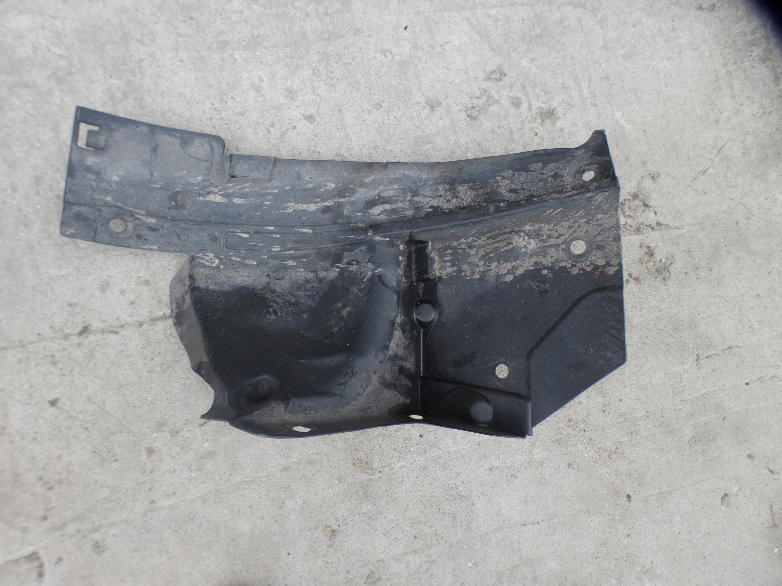 RENAULT TRAFIC IV mudguard front left rear part 638432274R