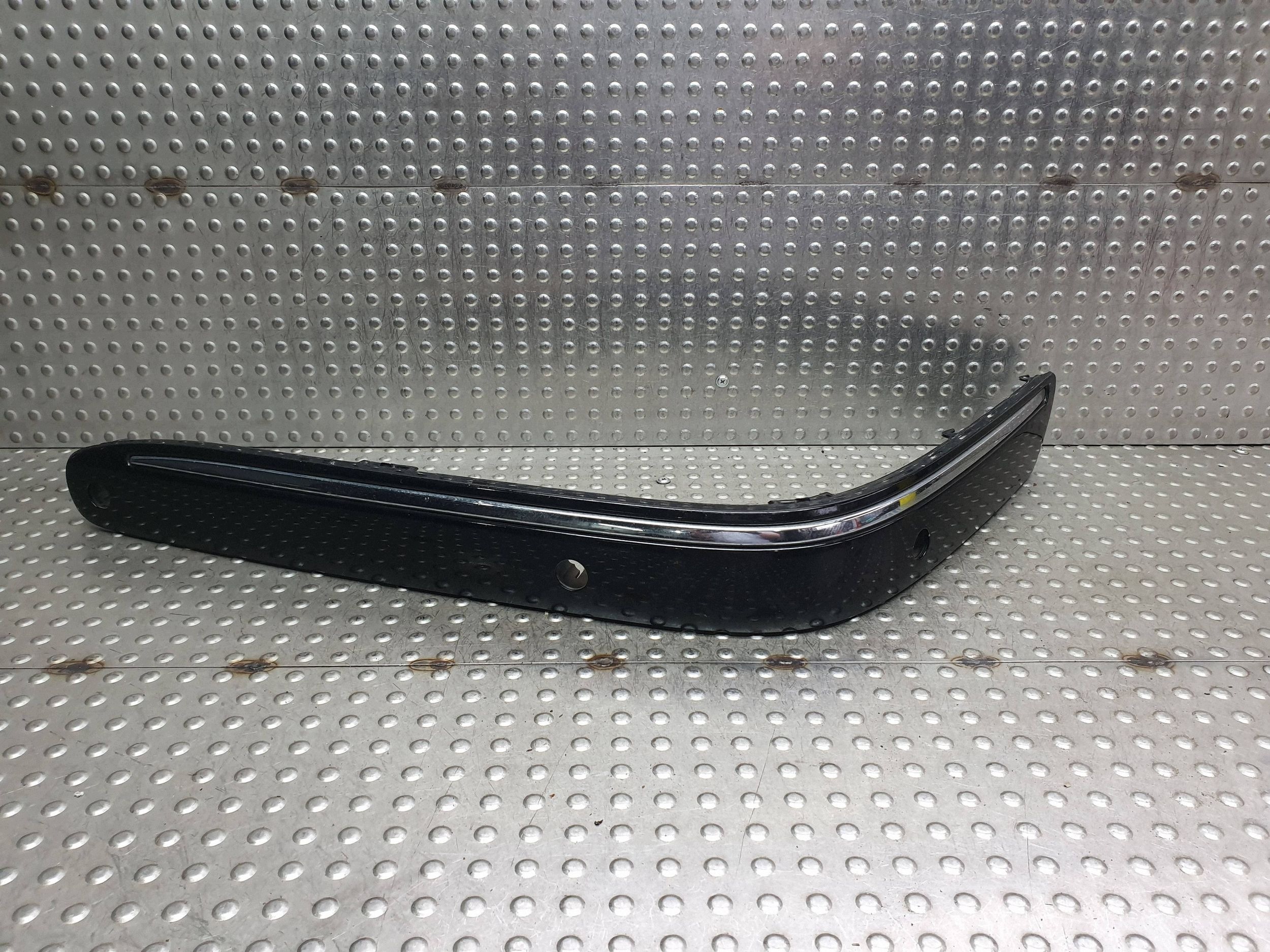 moulding of a bumper left front CHROM below PDC 2108851521 MERCEDES E-class W210