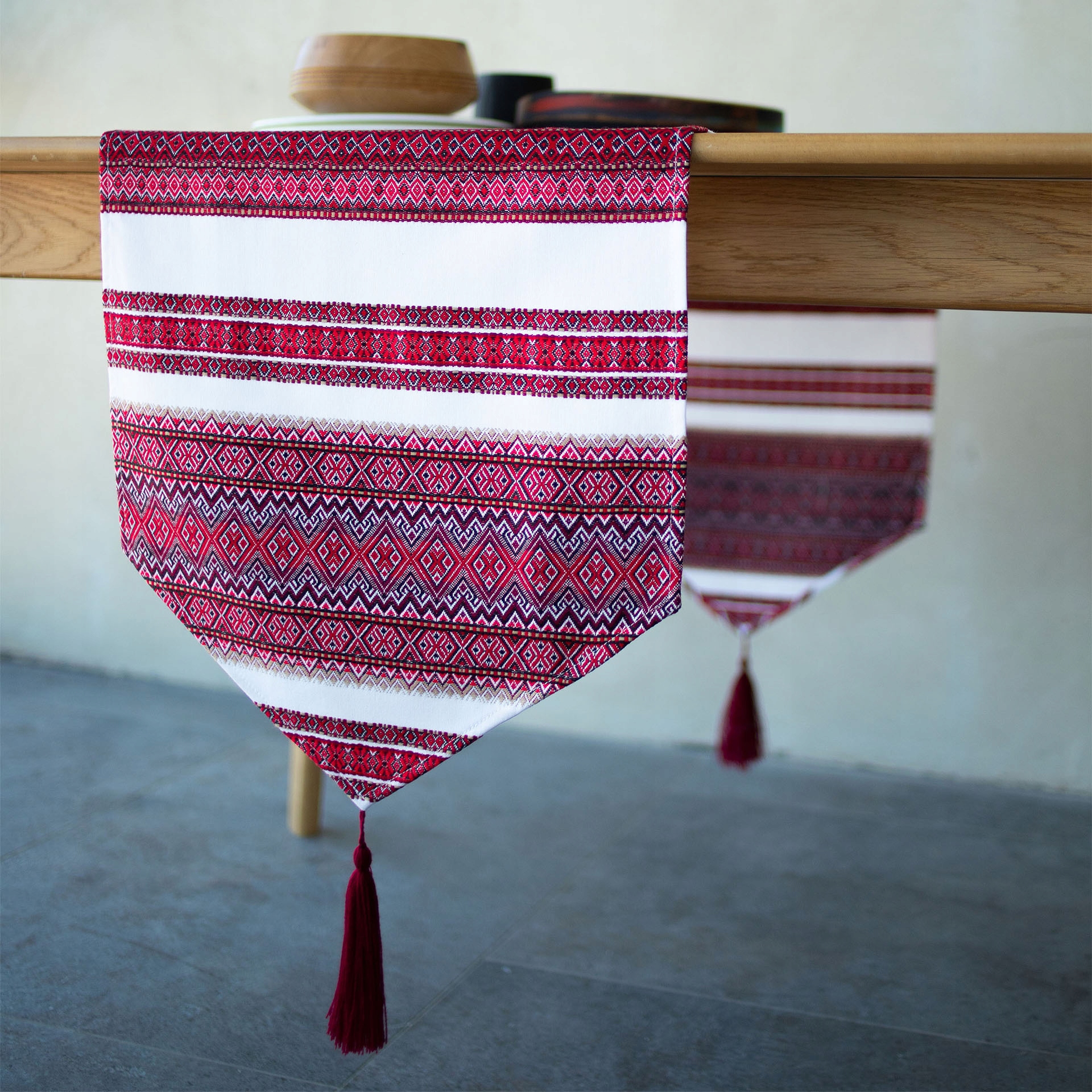 Tkaný běhoun s třásněmi, lidový vzor, 180x40 cm – Ideální dárek