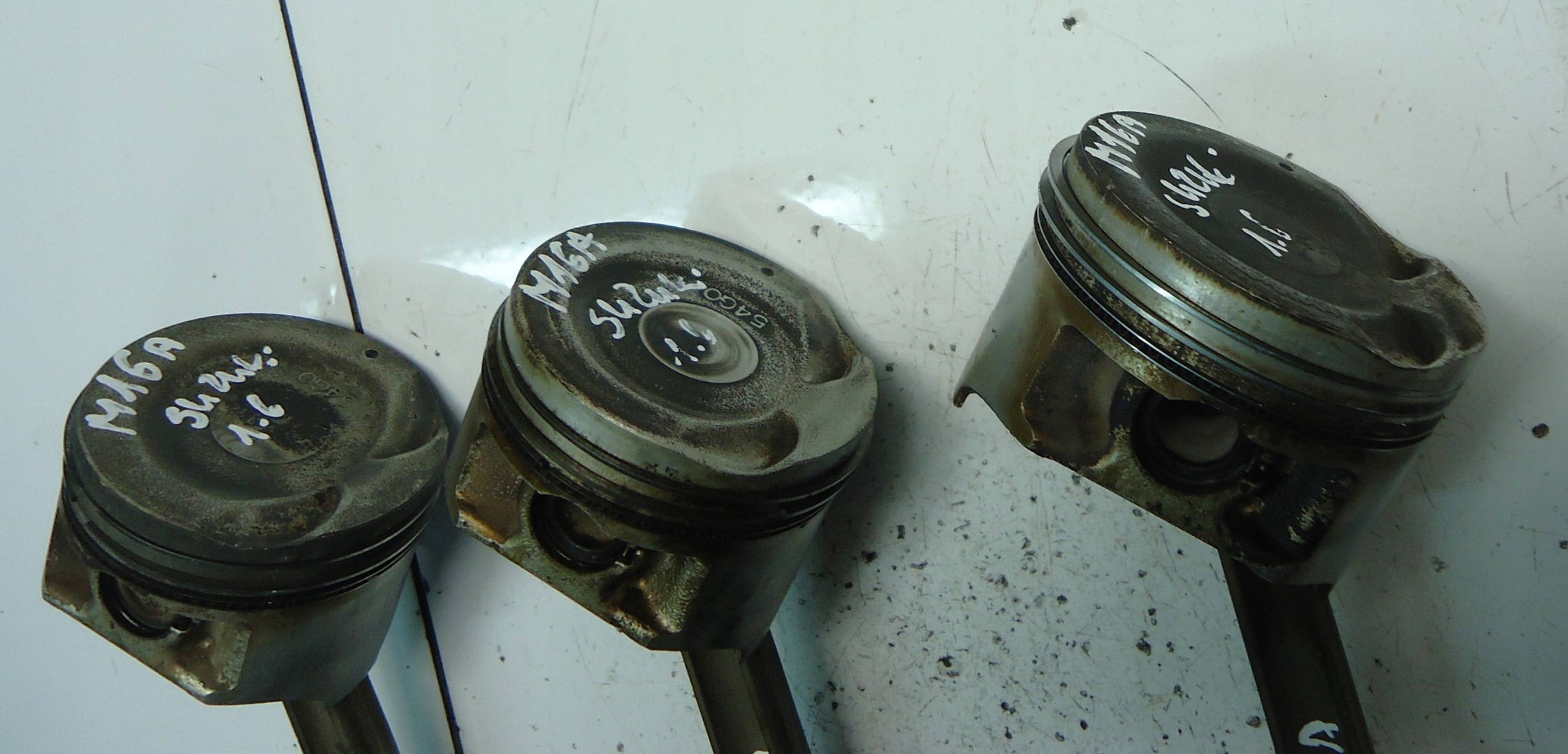 SUZUKI GRAND VITARA II 1.6 16V M16A piston with connecting rod