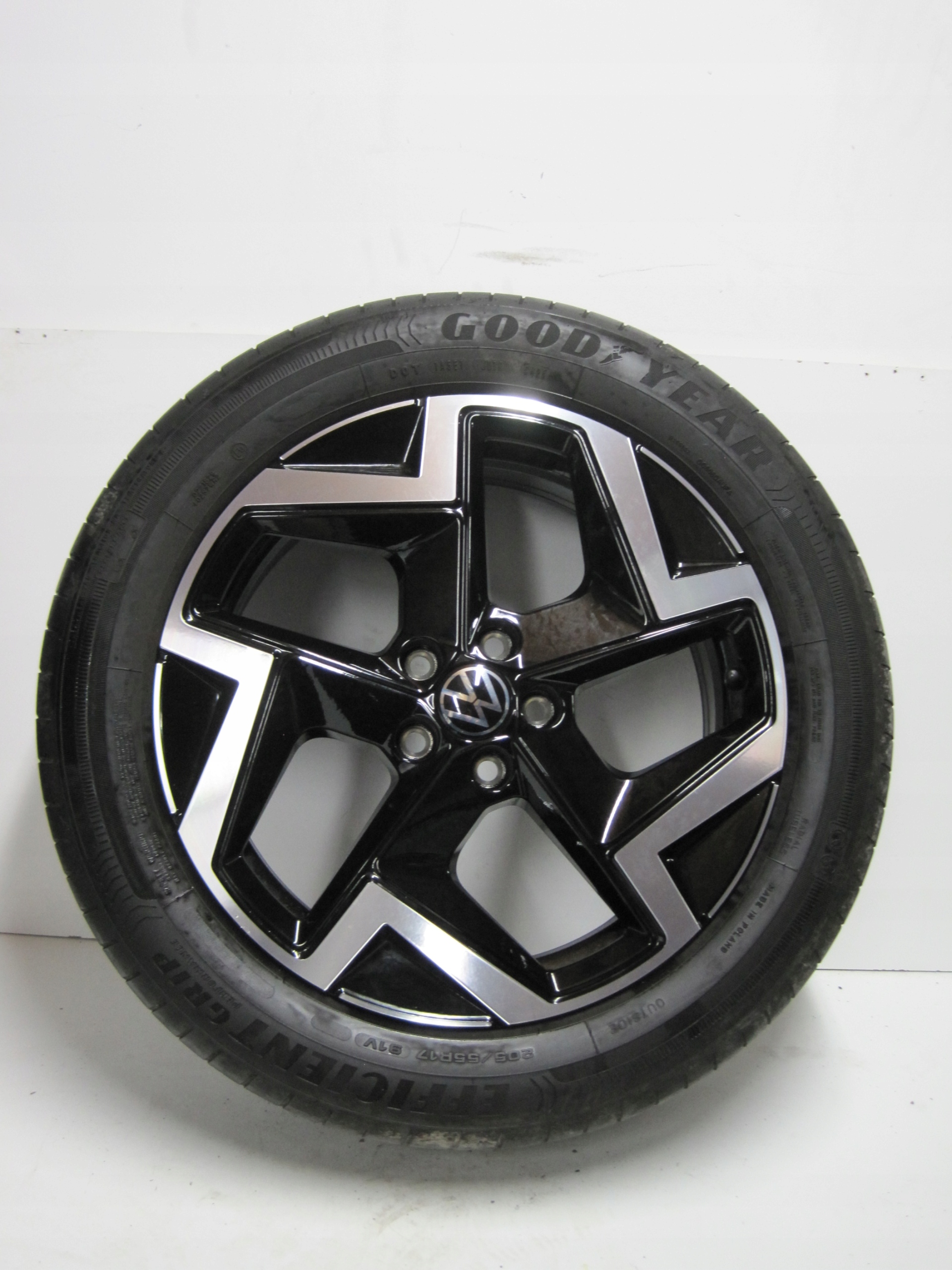 wheels discs tyres VW T-CROSS 2GM R17 5MM