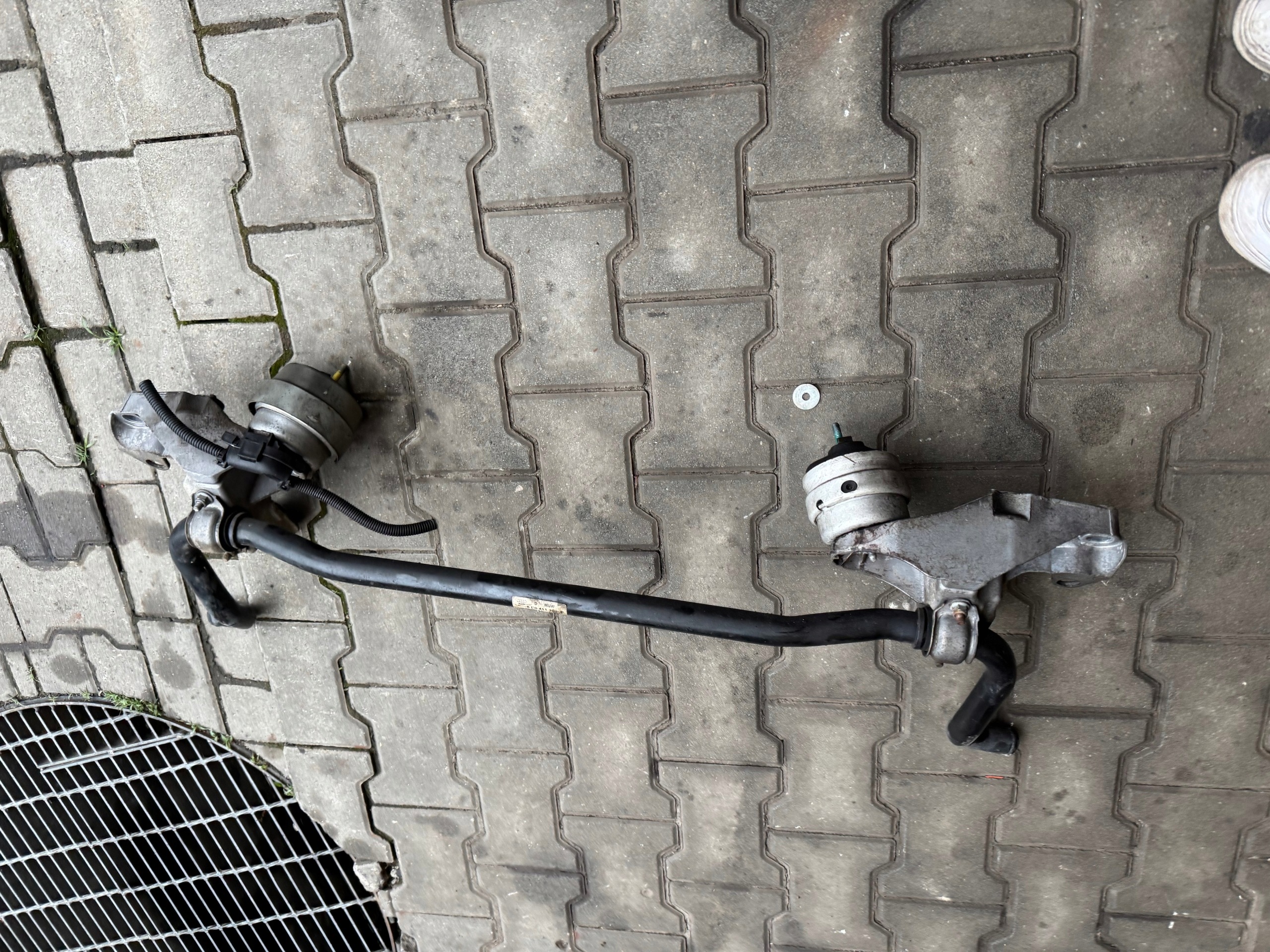 AUDI A4 B7 front stabilizator 8E0411309P original