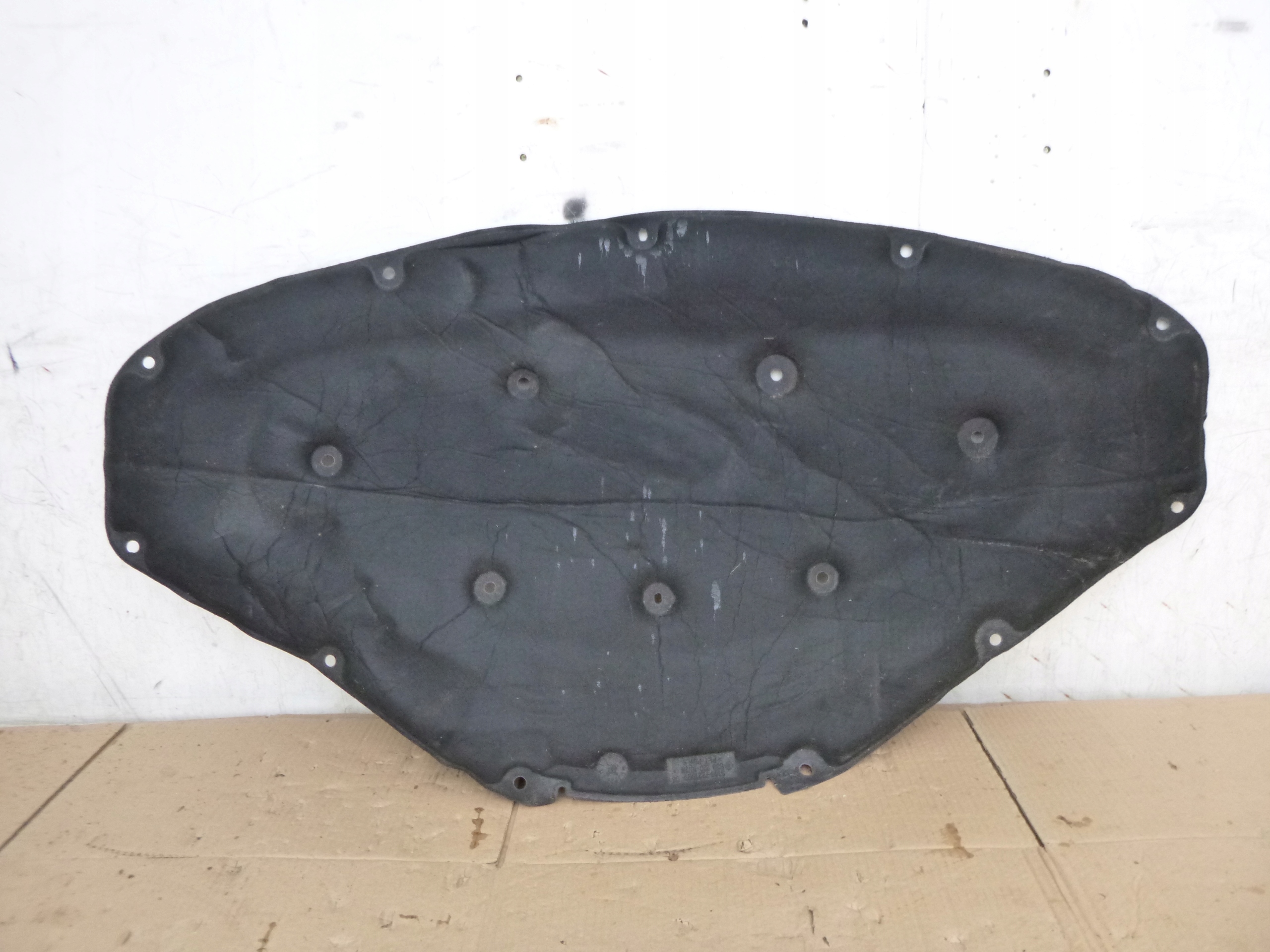 7221993 - BMW 1 F20 звукоизоляция капота