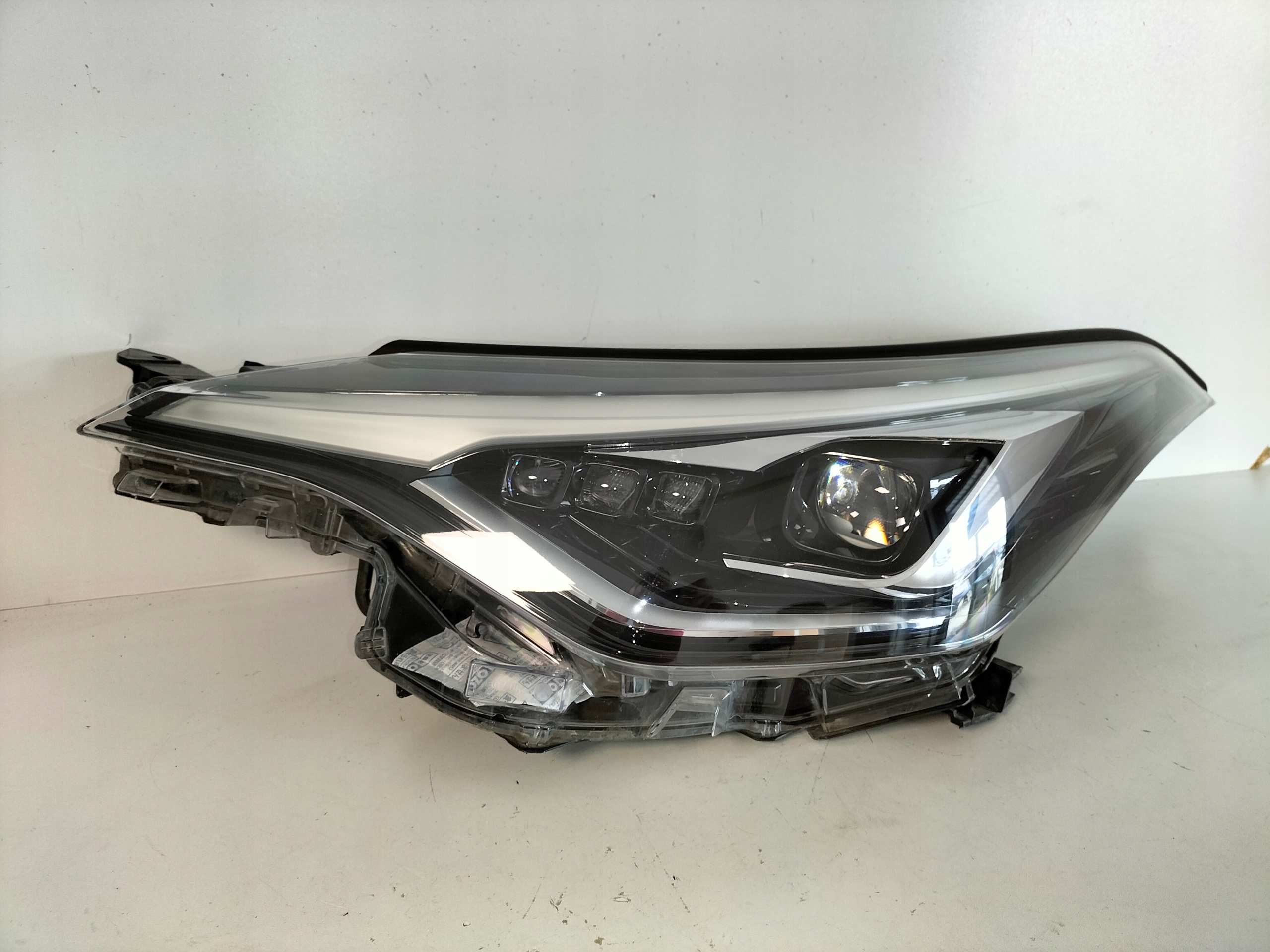 light front reflektor left TOYOTA CHR C-HR LIFT 19-23 FULL LED