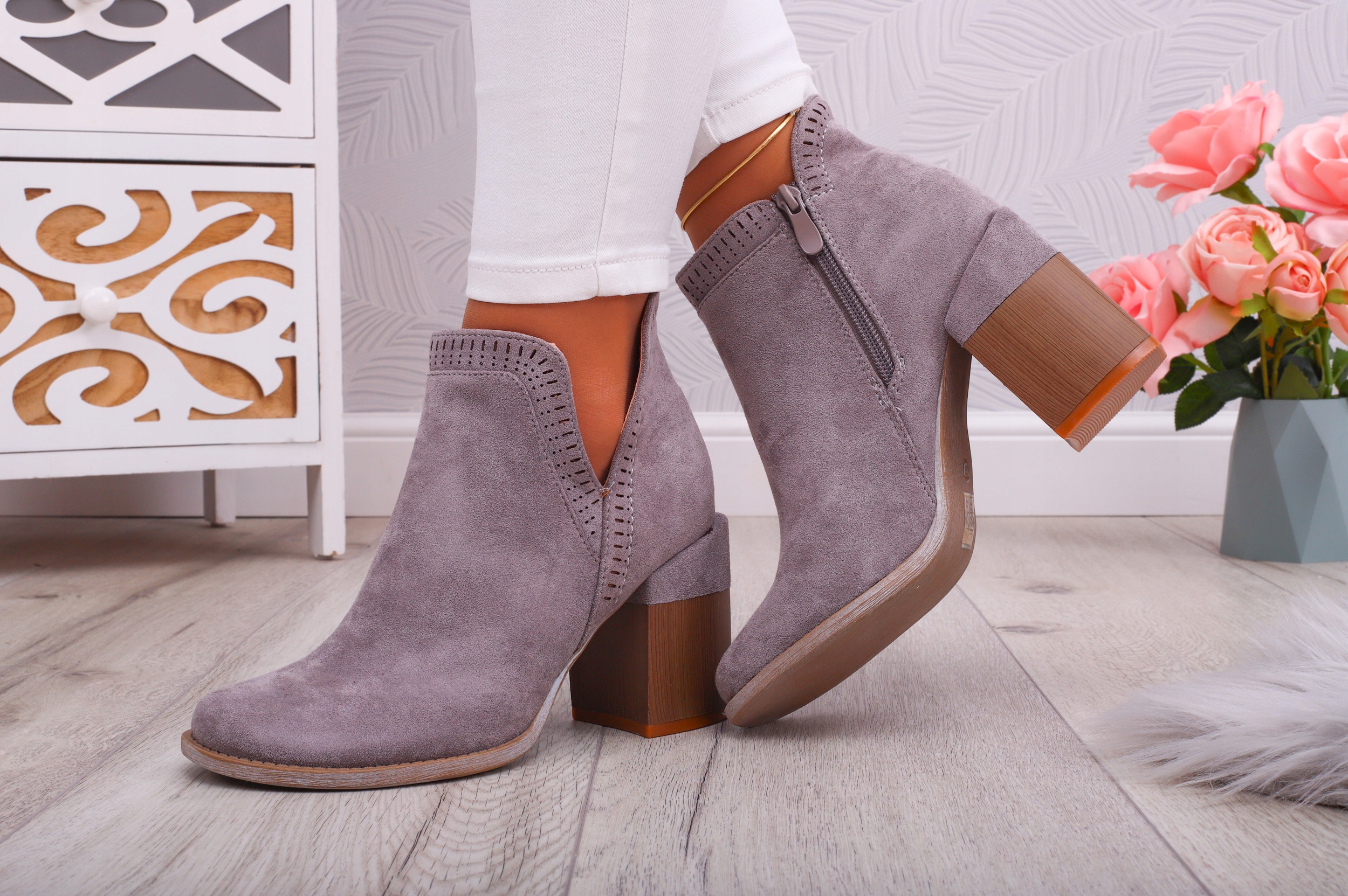 BOTKI DAMSKIE NA SŁUPKU BUTY ZAMSZOWE STYLOWE Rozmiar 41