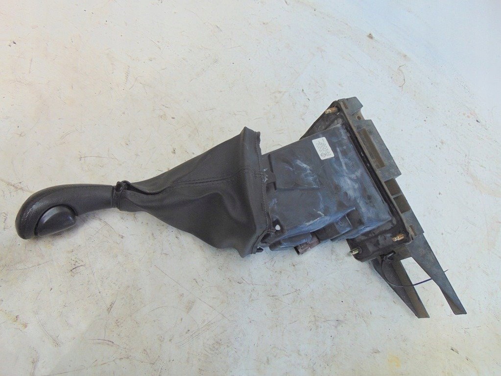 RENAULT ESPACE IV 3.0 05 LEWAREK BIEGÓW 8200165280 Typ samochodu Samochody osobowe