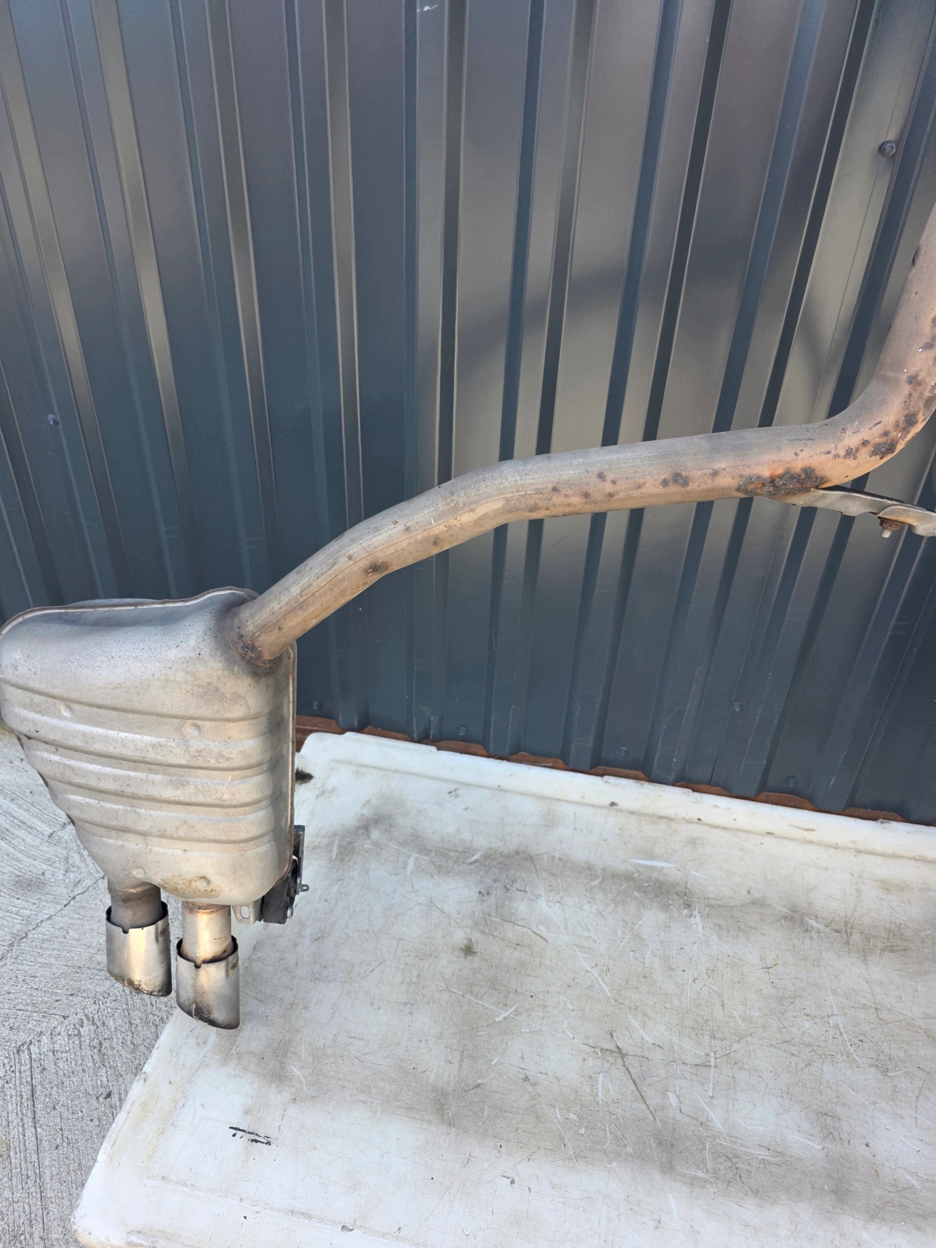 muffler, exhaust AUDI A4 S4 B8 A5 S5 8T 3.0 TFSI QUATTRO 8F0253600A !!!