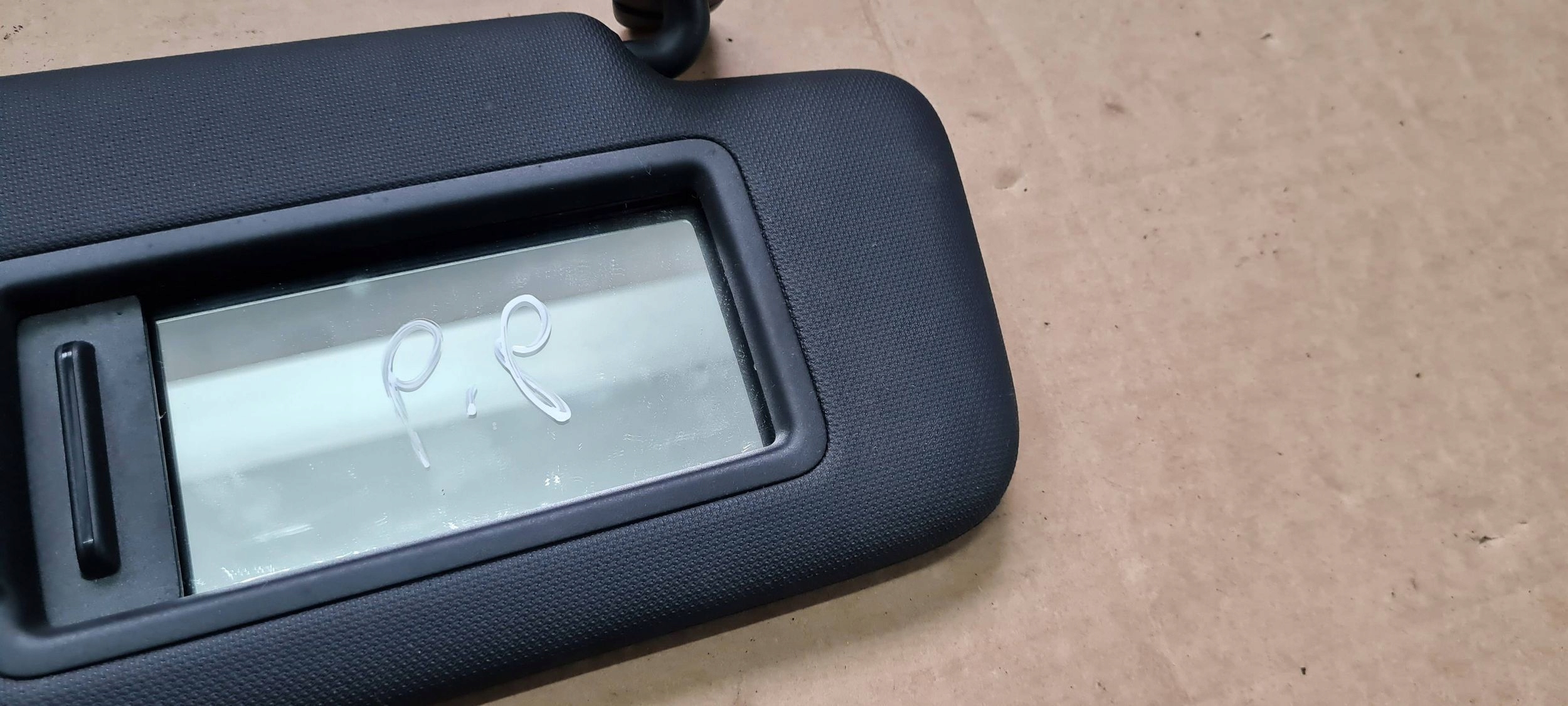 AUDI A5 8W Blende Abdeckung PRZECIWSLONECZNA 8W0857552