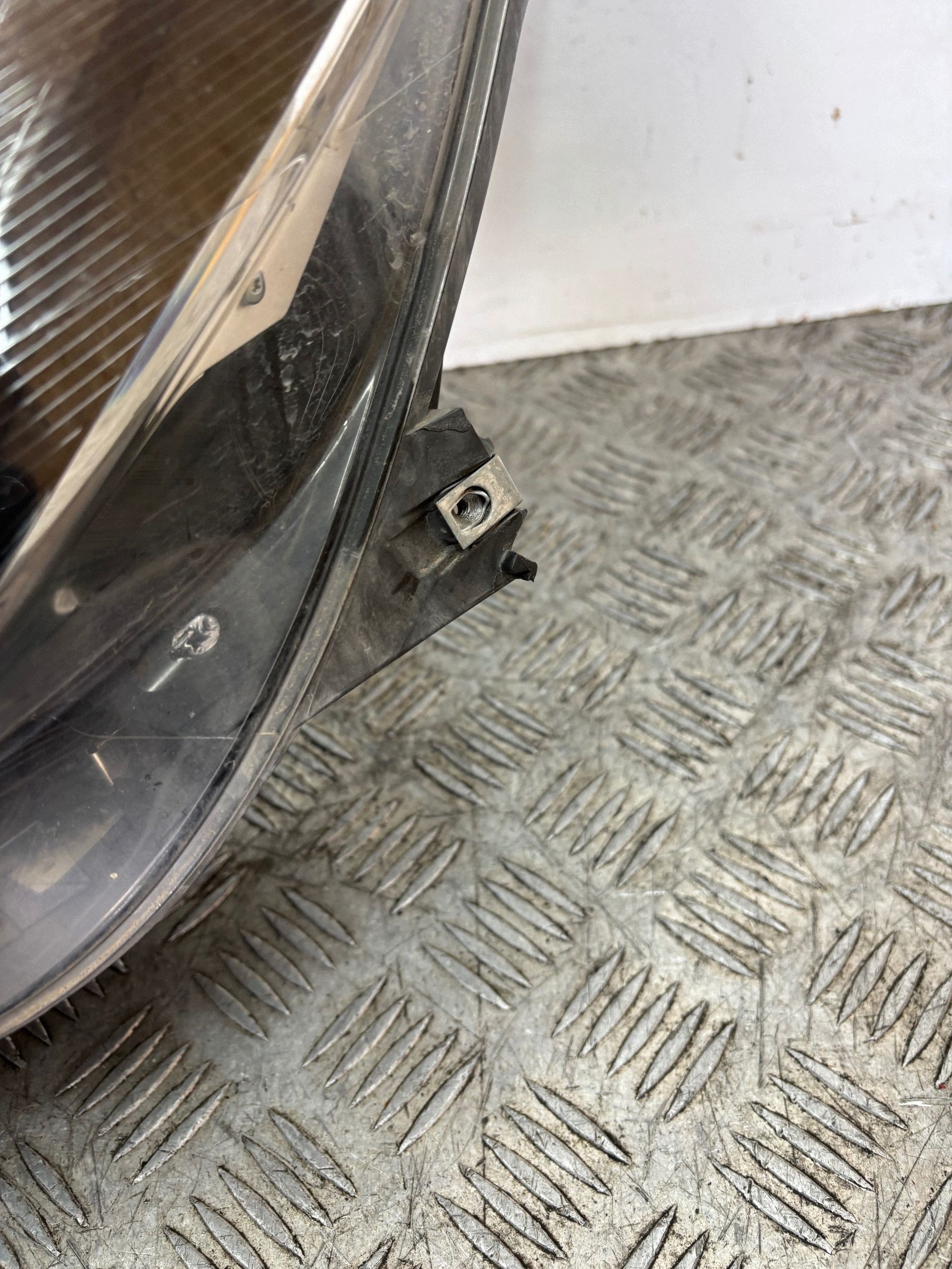 REFLEKTOR light left XENON OPEL INSIGNIA A
