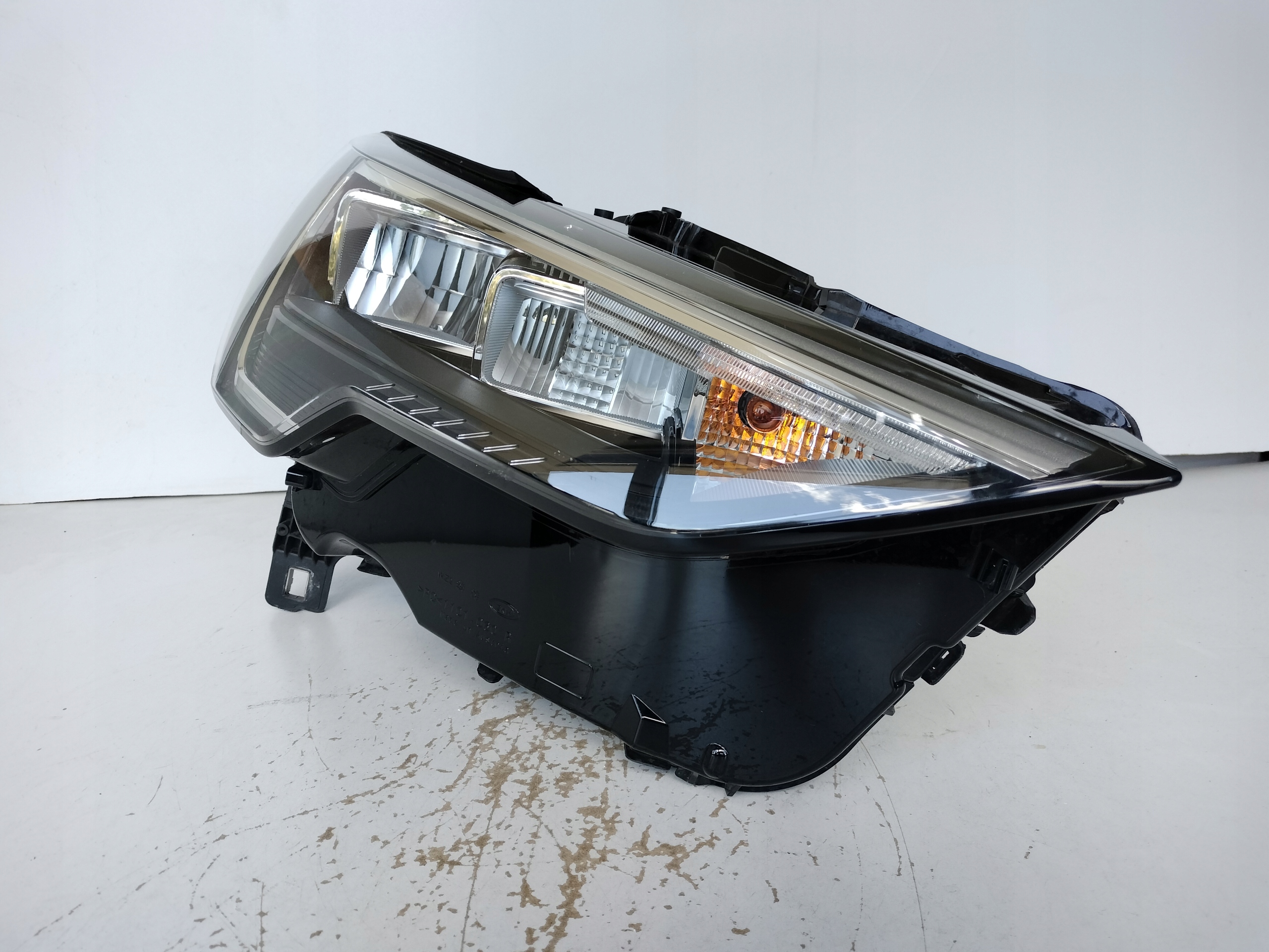 light right REFLEKTOR AUDI Q3 II 83A 18- FULL LED
