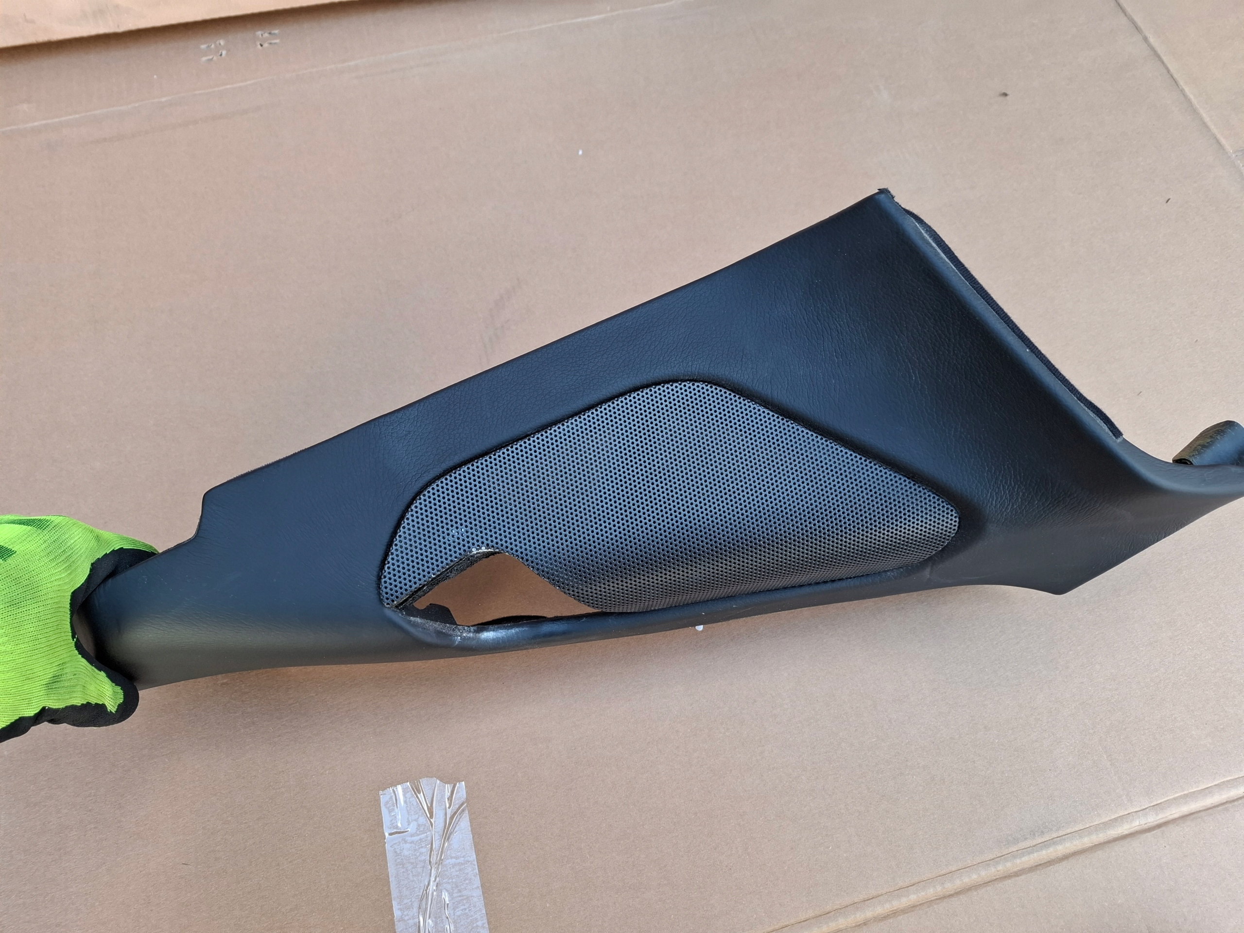 Blende Abdeckung PANEL DEKOR rechts heck ASTON MARTIN VANTAGE 16r