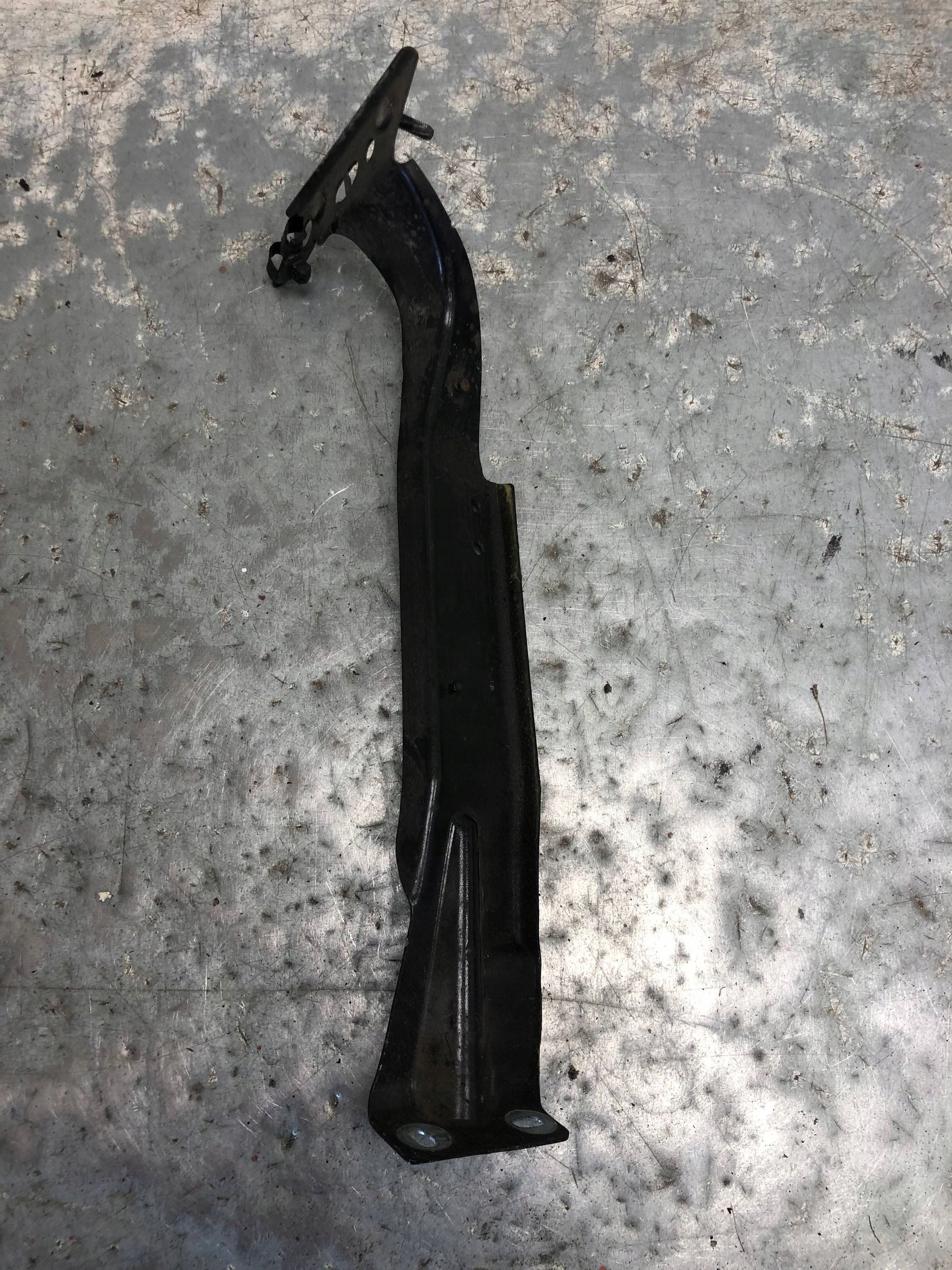 Console Aile Droite Avant AUDI A4 B8 LIFT 8K0821136J