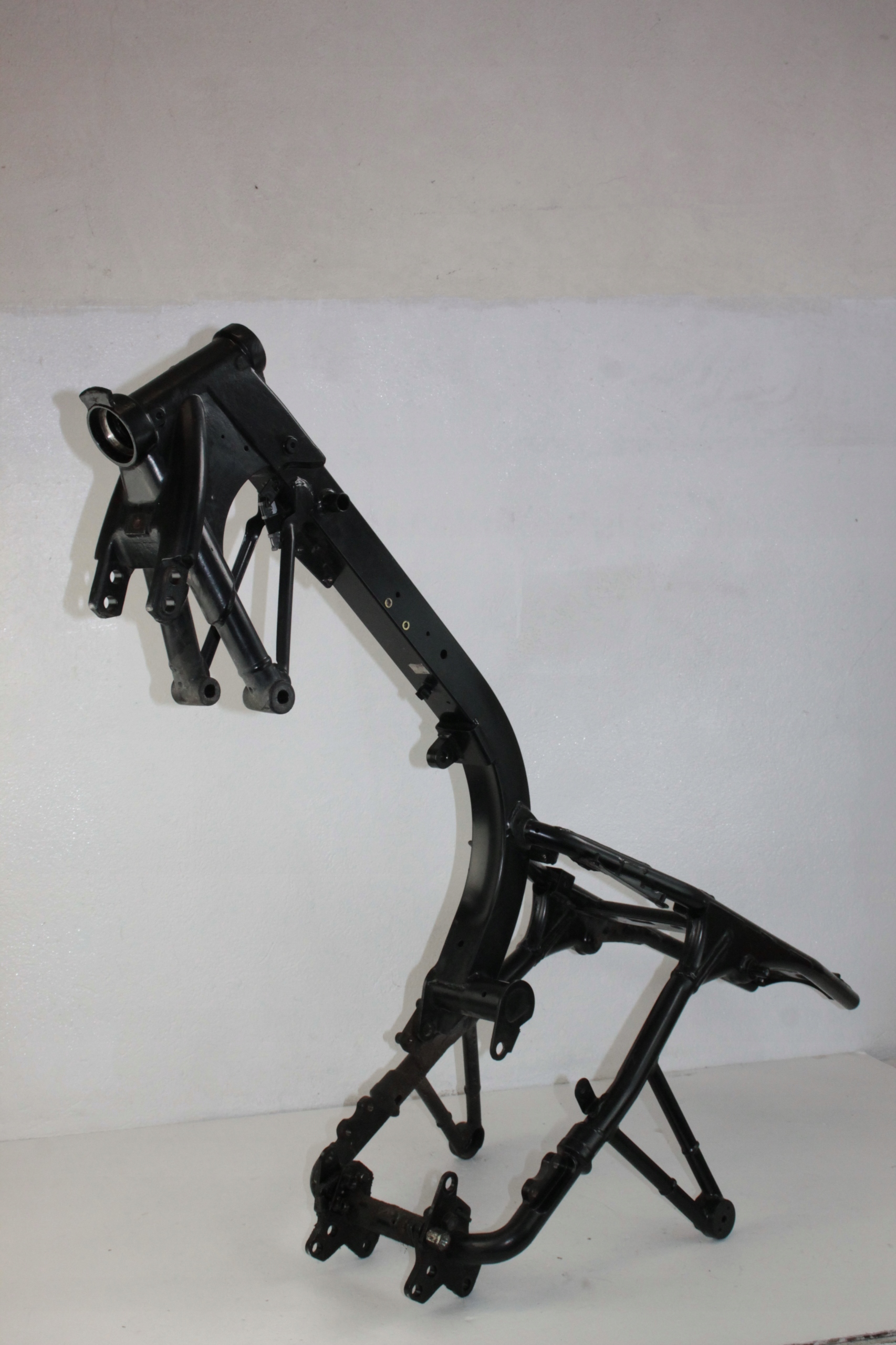 090 - TRIUMPH BONNEVILLE THRUXTON РАМА БЕЗ ЗАКОНУ