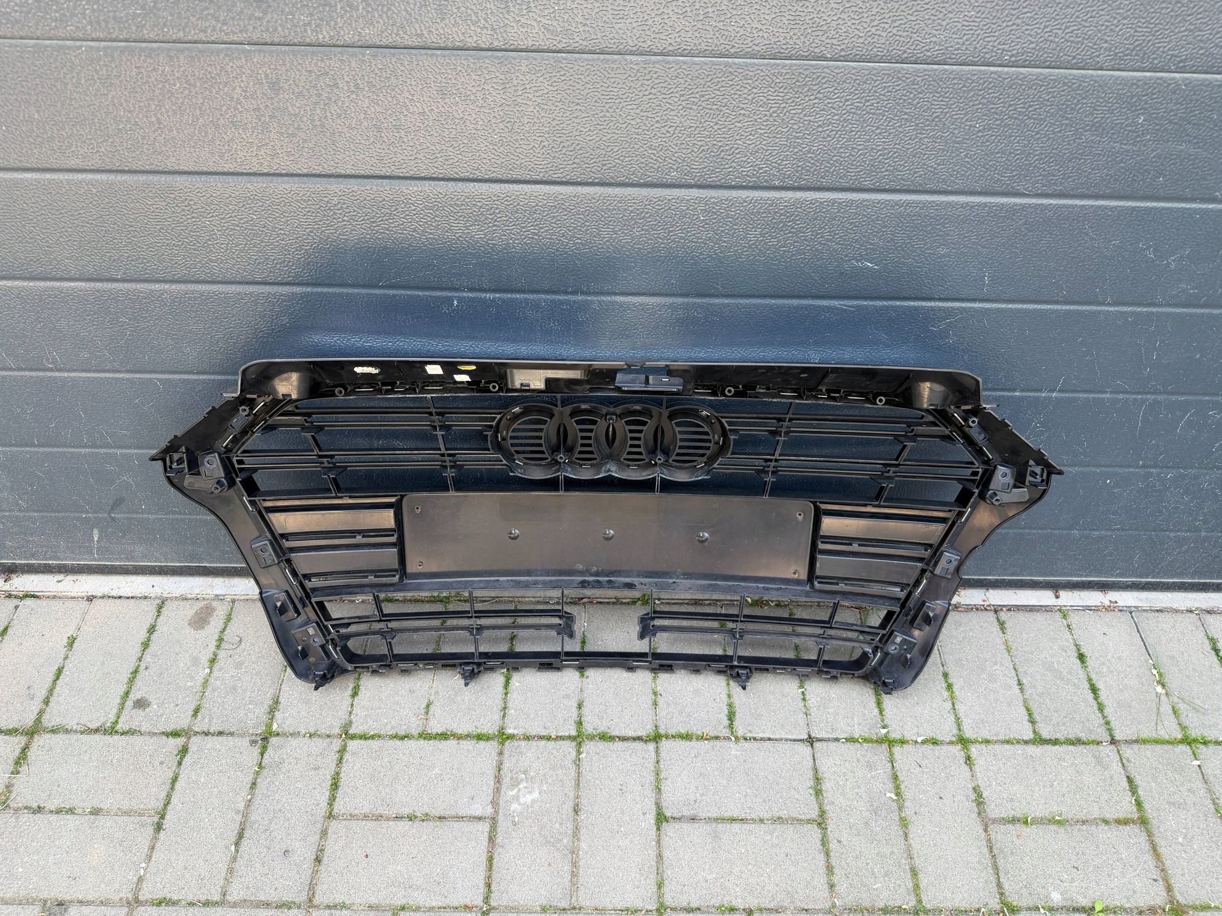 Audi A3 8V Lift 16- grill grille front front